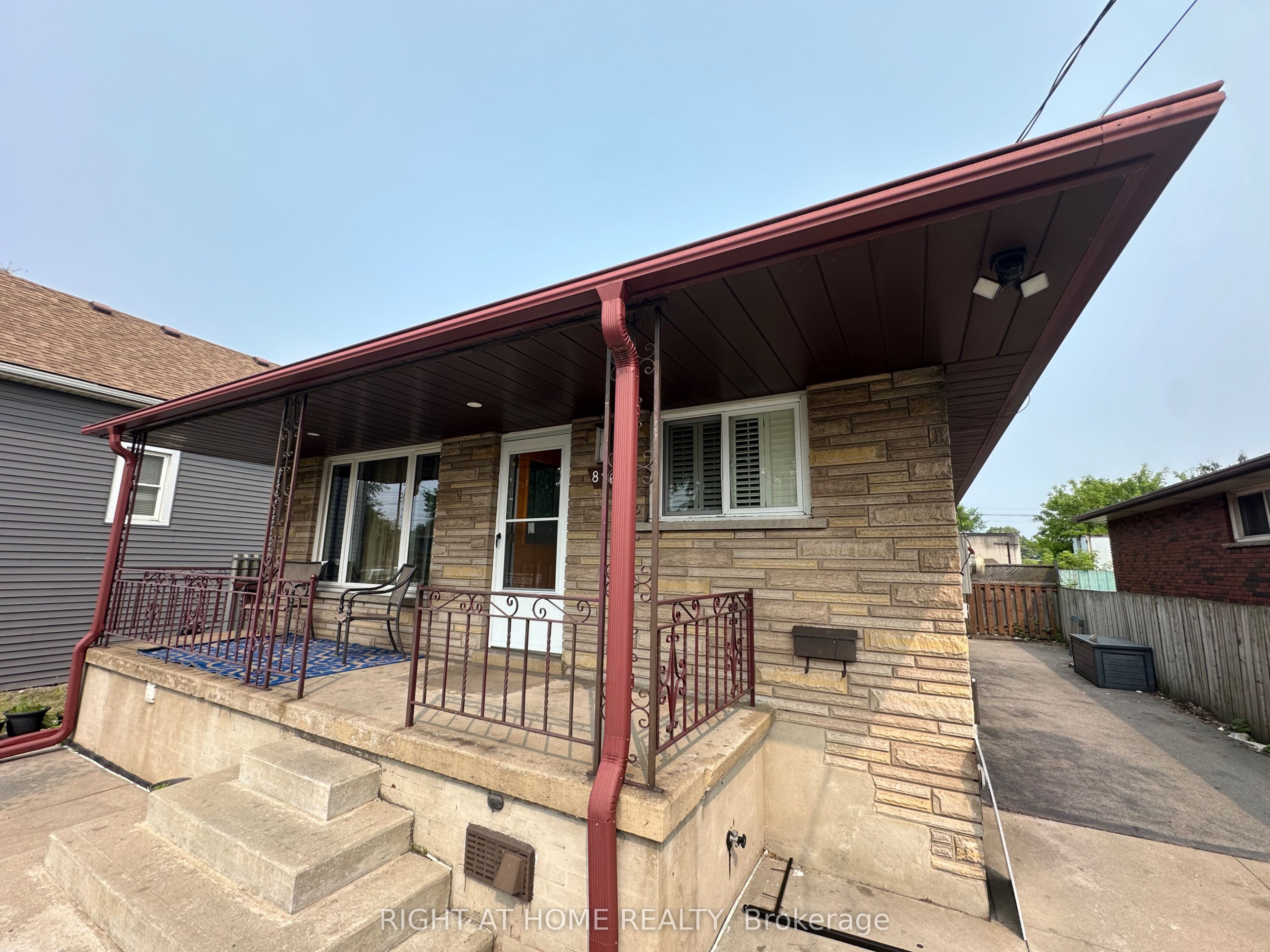 816 Dunn Avenue N, Hamilton, ON L8H 6N2 photo 2