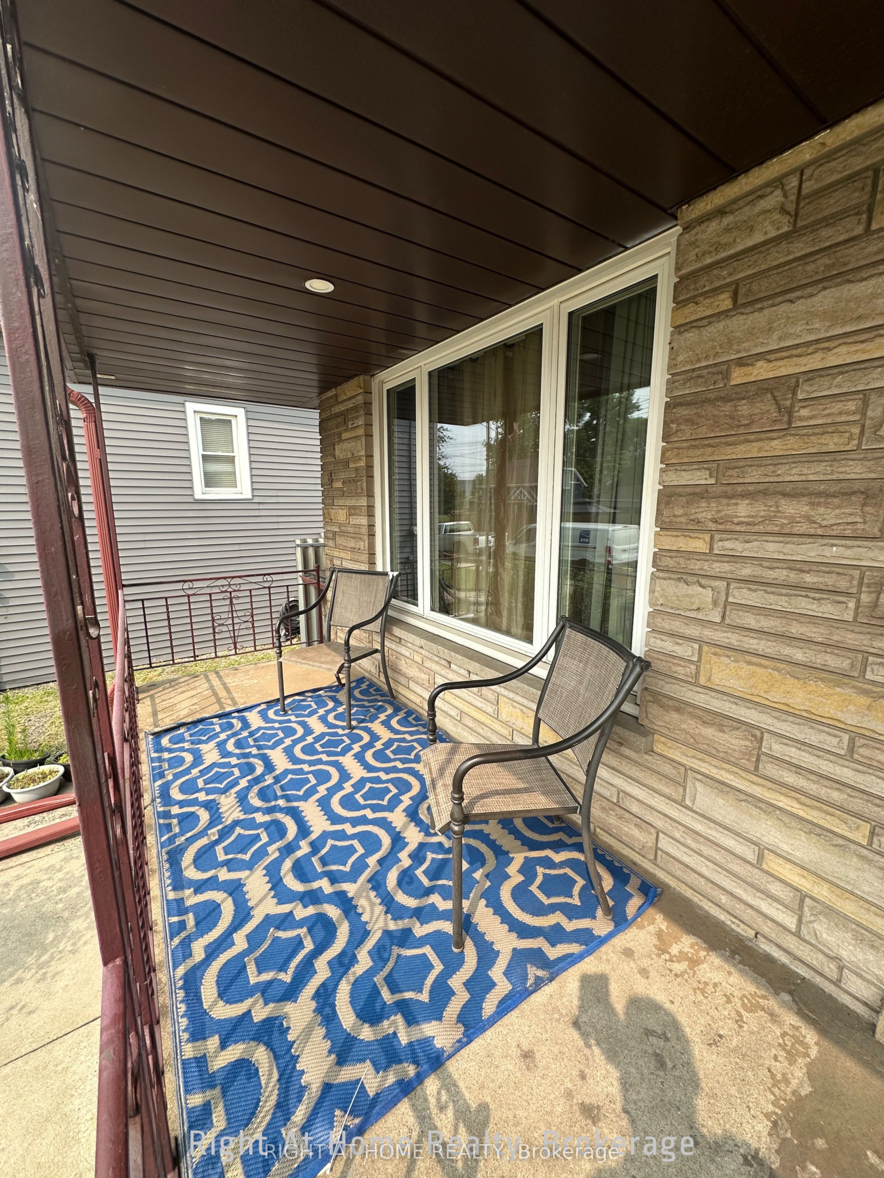 816 Dunn Avenue N, Hamilton, ON L8H 6N2 photo 3