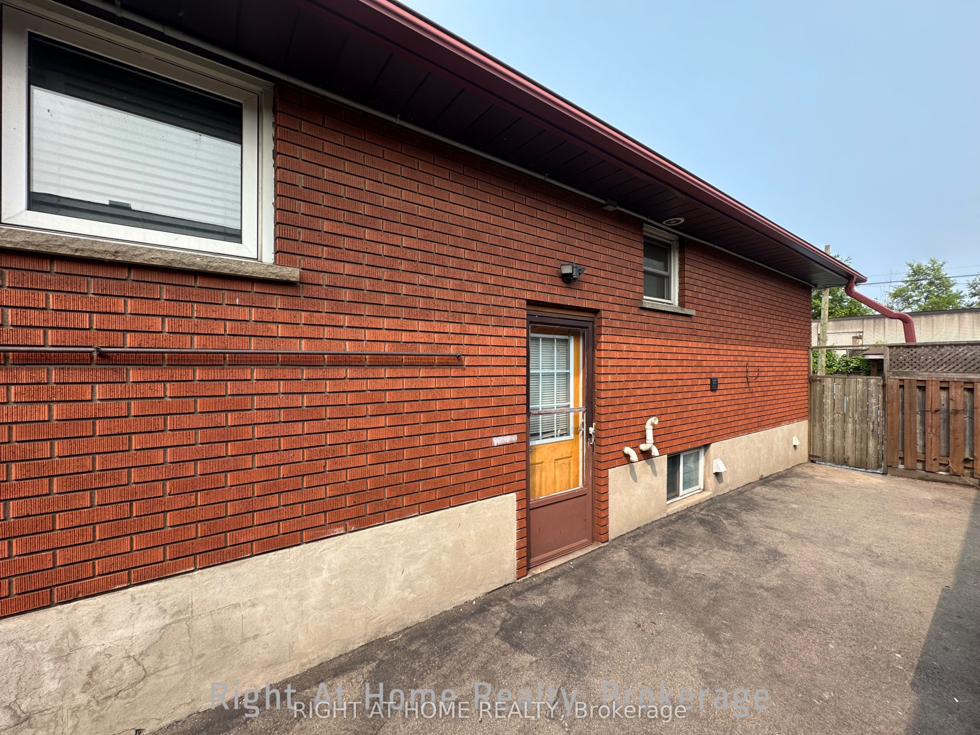 816 Dunn Avenue N, Hamilton, ON L8H 6N2 photo 5