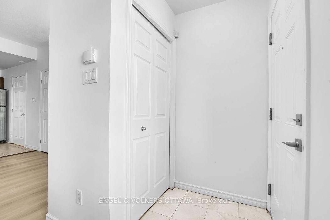 165 Waterbridge Drive 5, Barrhaven, ON K2G 7G3 photo 2