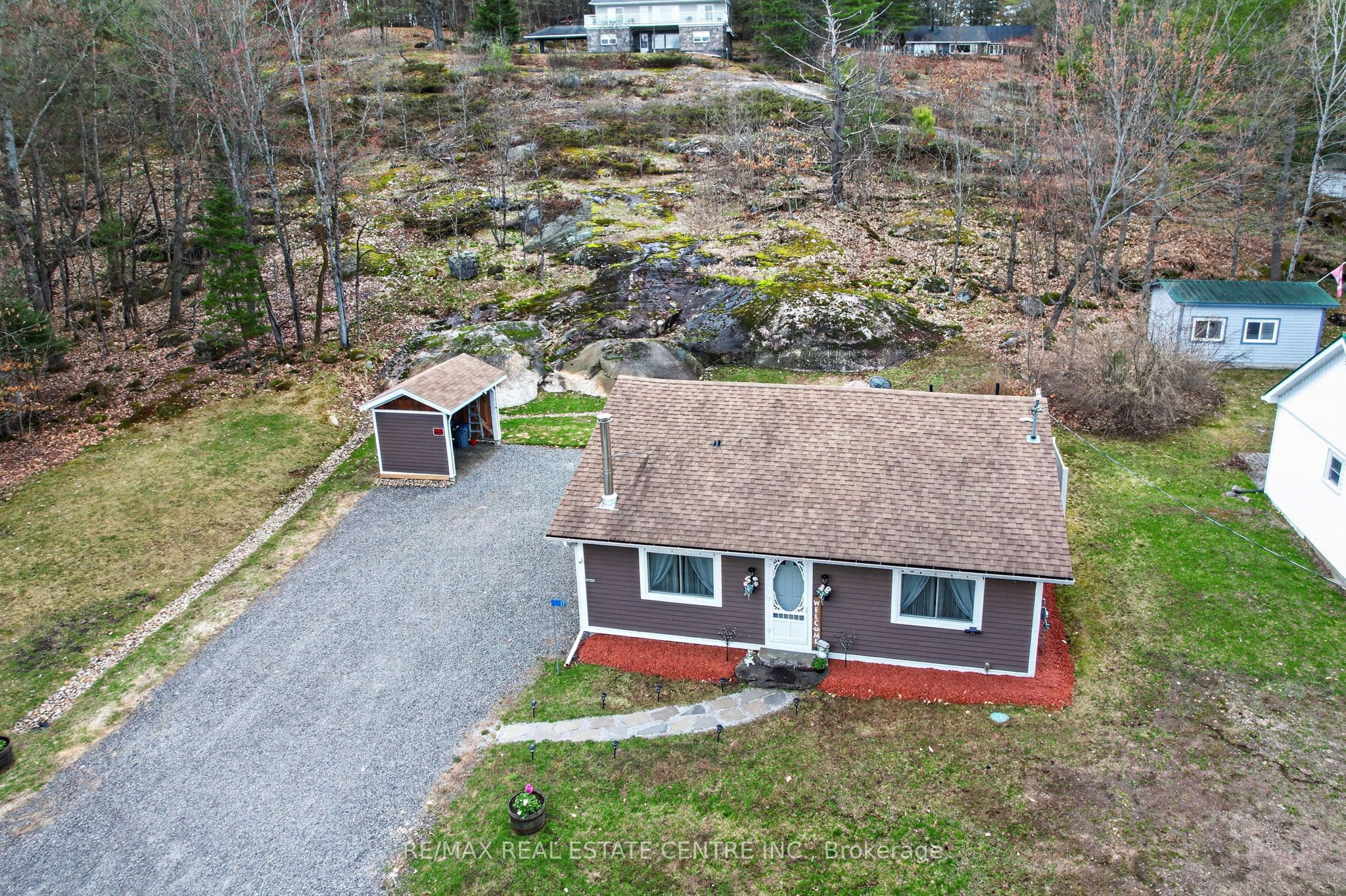 17 MCCLURE Lane, Huntsville, ON P0B 1L0