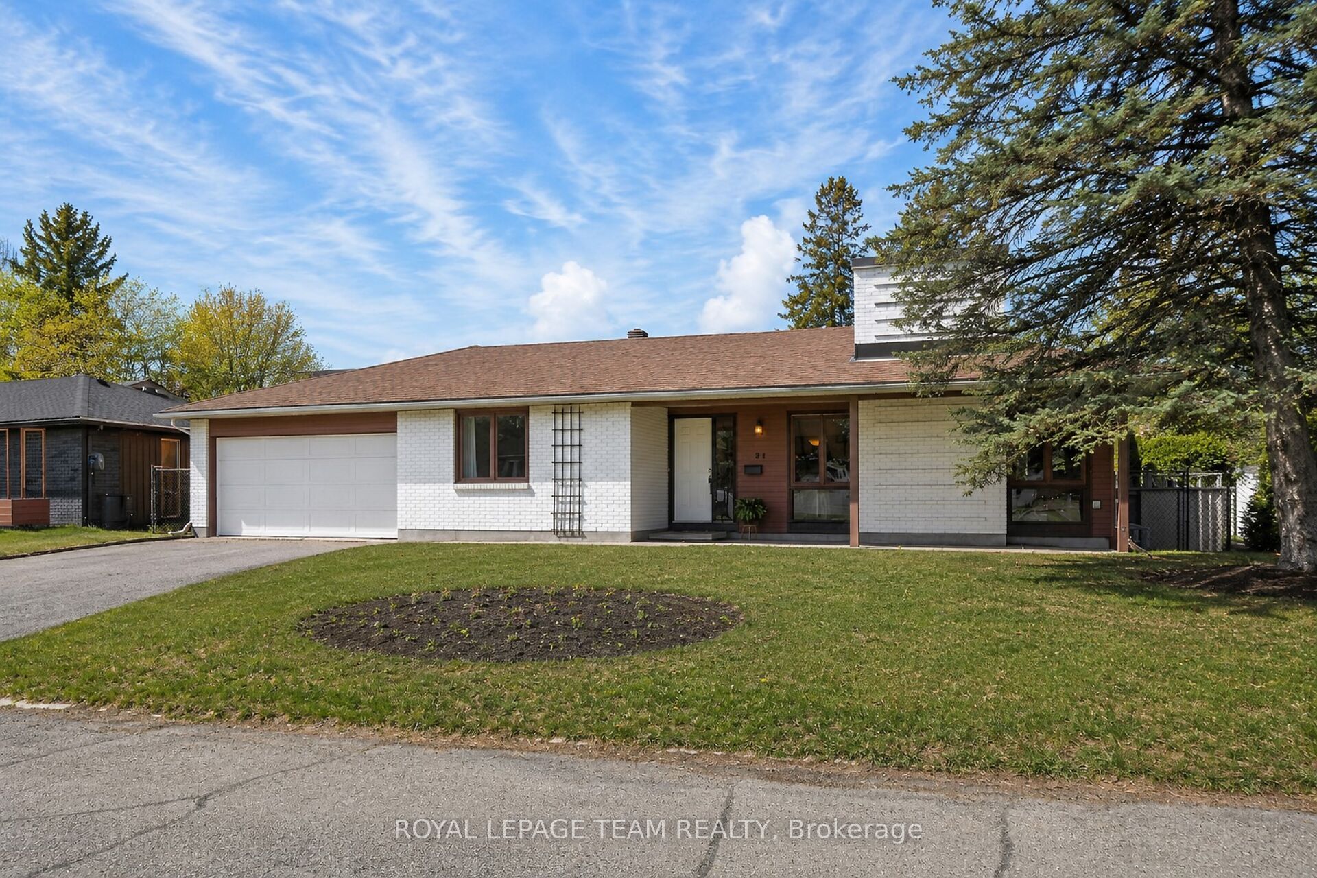 21 Lindhurst Crescent, South of Baseline to Knoxdale, ON K2G 0T8 photo 3