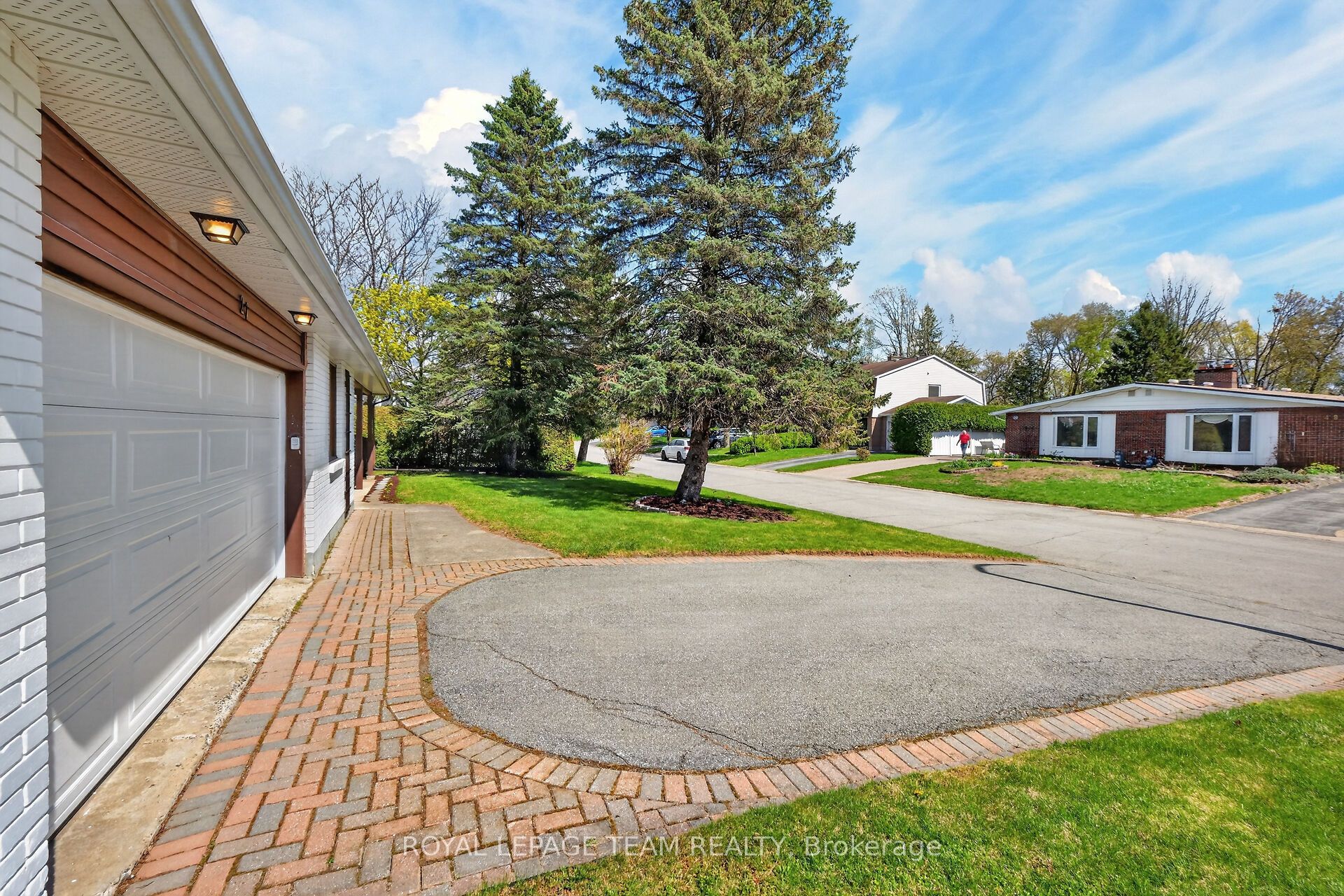 21 Lindhurst Crescent, South of Baseline to Knoxdale, ON K2G 0T8 photo 4