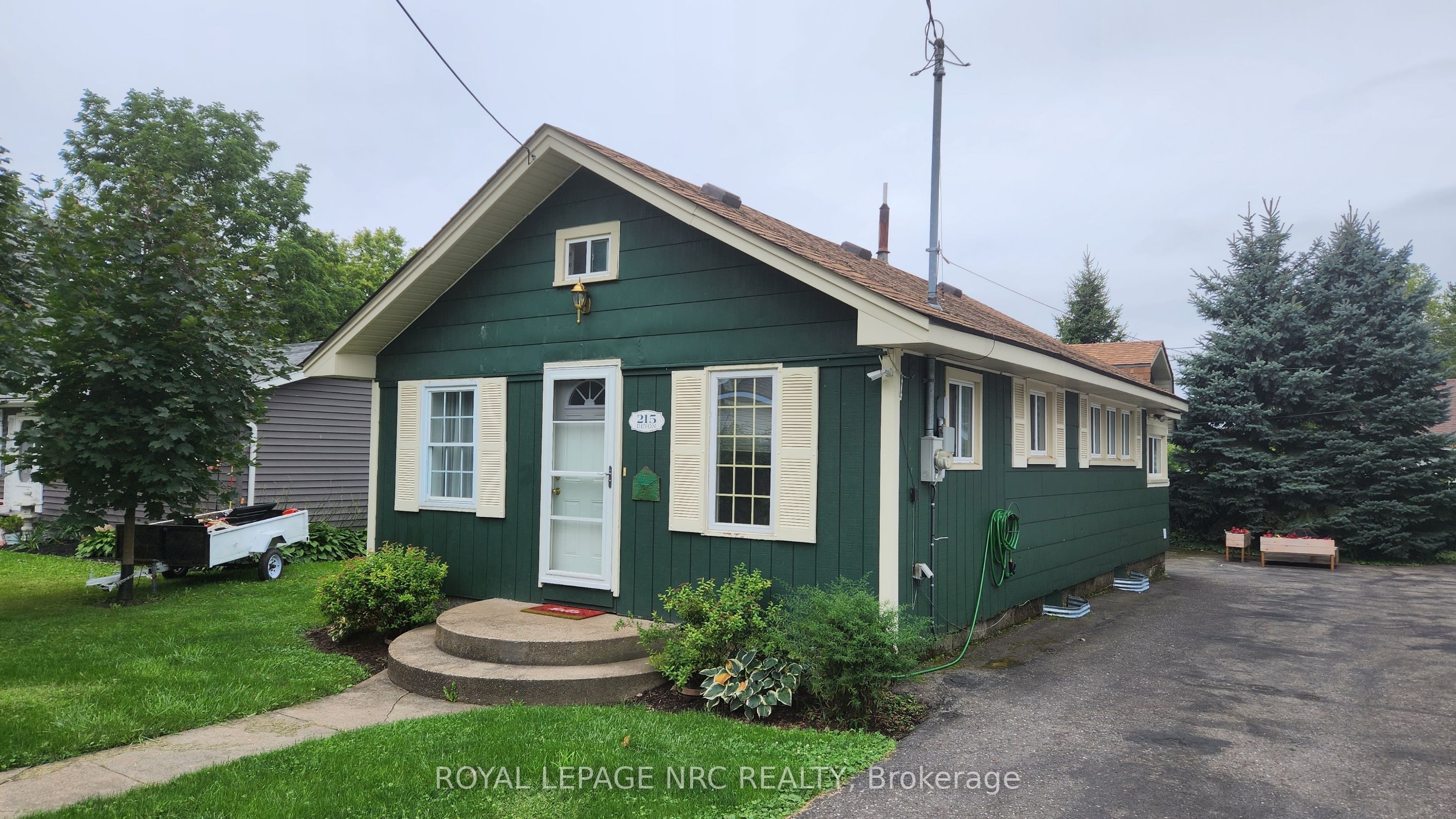 215 Devon Place, Fort Erie, ON L0S 1B0 photo 2