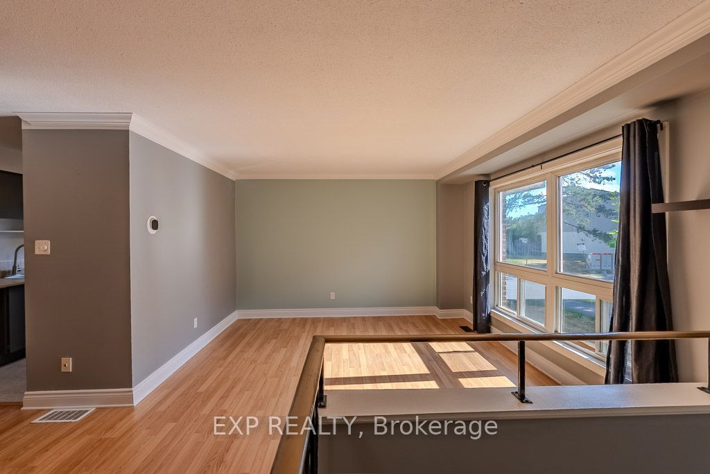 37 Forester Crescent, Bells Corners and South to Fallowfield, ON K2H 8Y3 photo 5