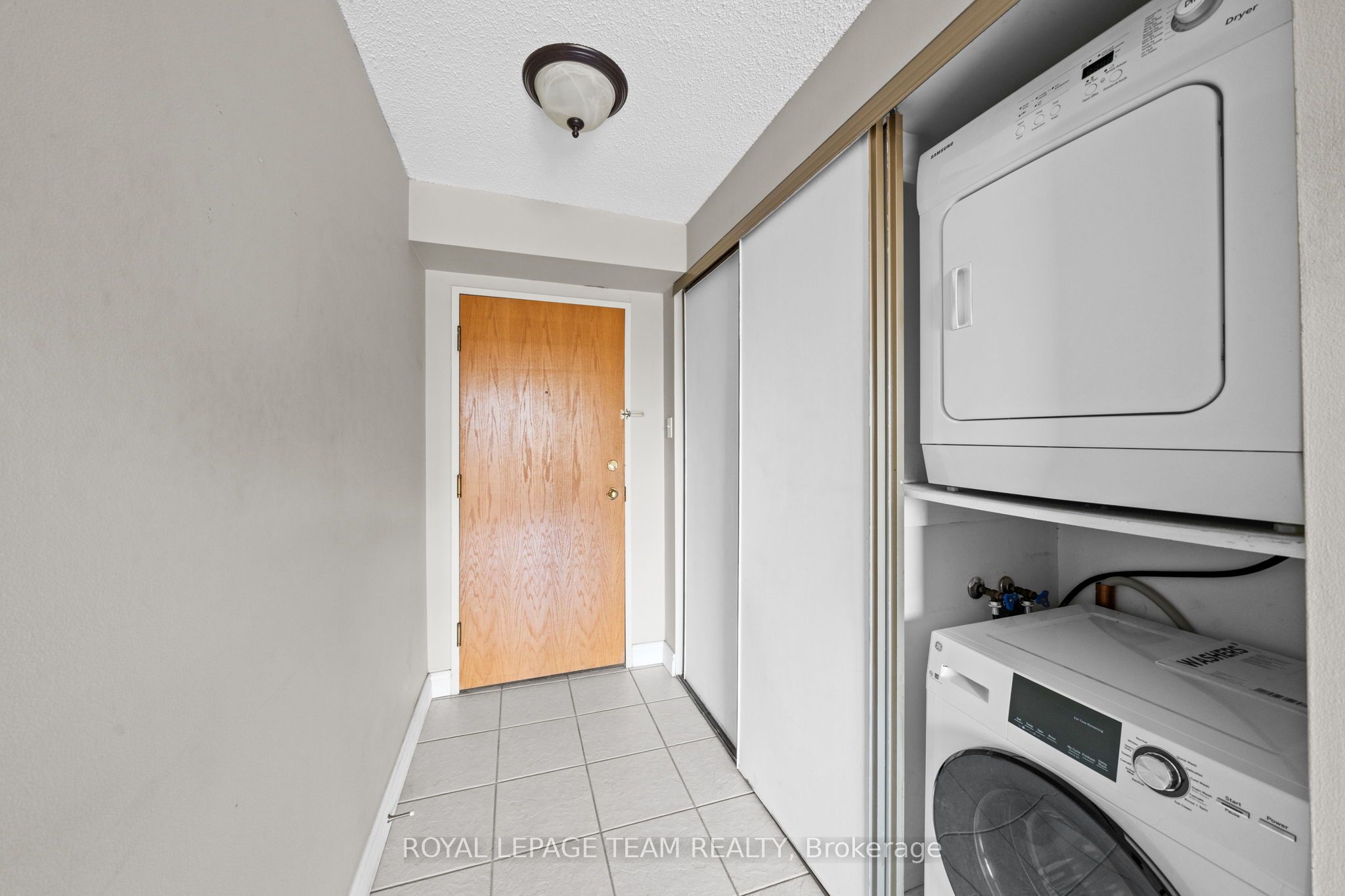 199 Kent Street 1705, Ottawa Centre, ON K2P 2K8 photo 4