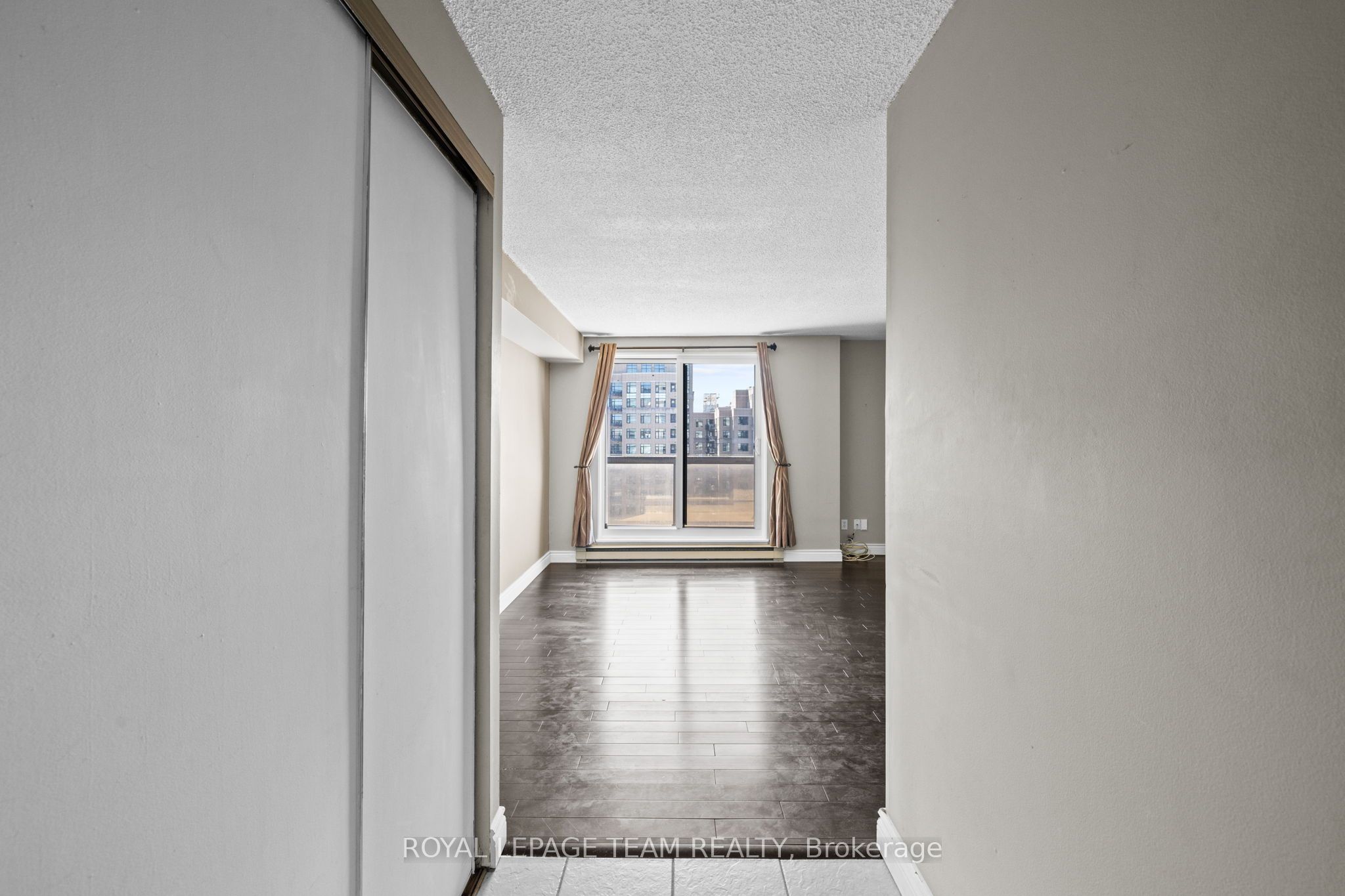 199 Kent Street 1705, Ottawa Centre, ON K2P 2K8 photo 5