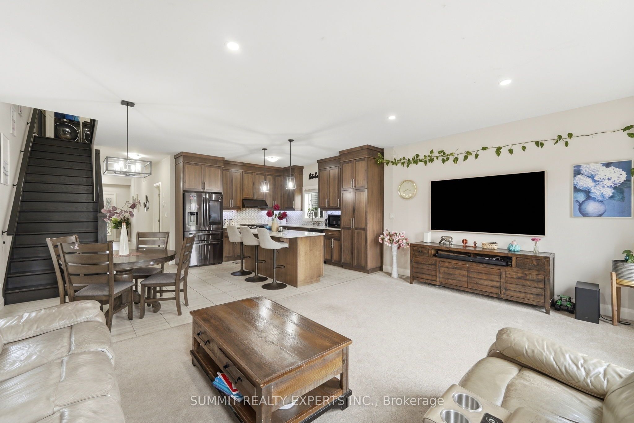 935 Chapel Hill Court, Kitchener, ON N2R 0P4 photo 5