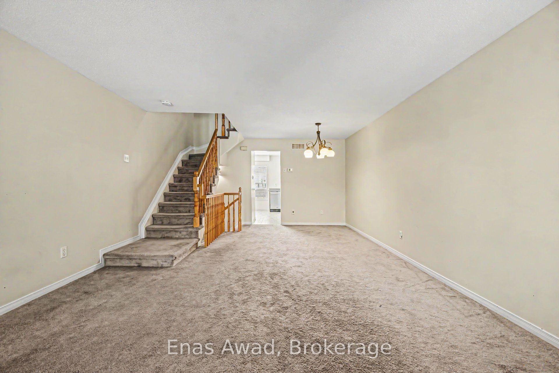 7 Rothbury Crescent, Manor Park - Cardinal Glen and Area, ON K1K 4N4 photo 3
