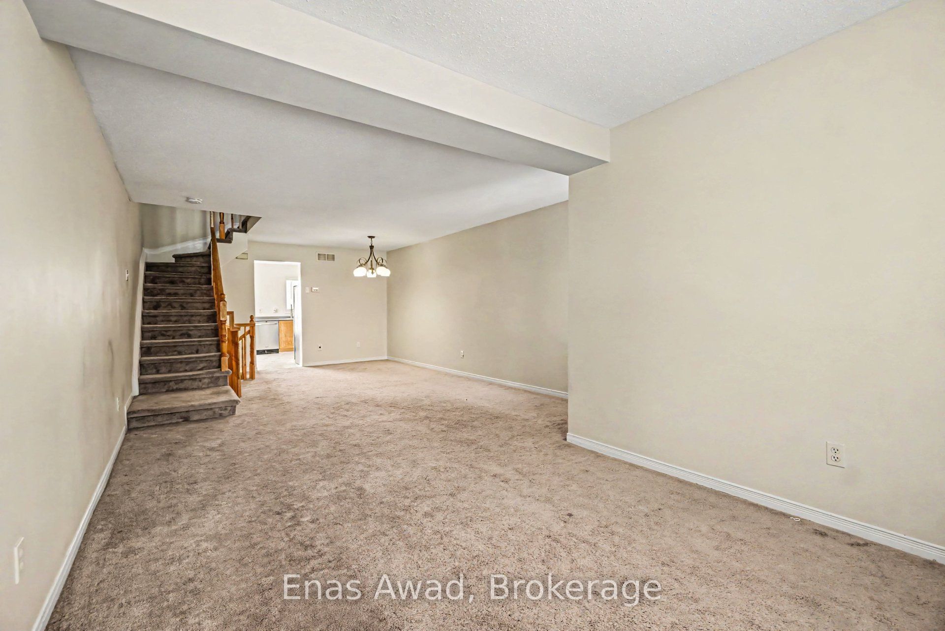 7 Rothbury Crescent, Manor Park - Cardinal Glen and Area, ON K1K 4N4 photo 4