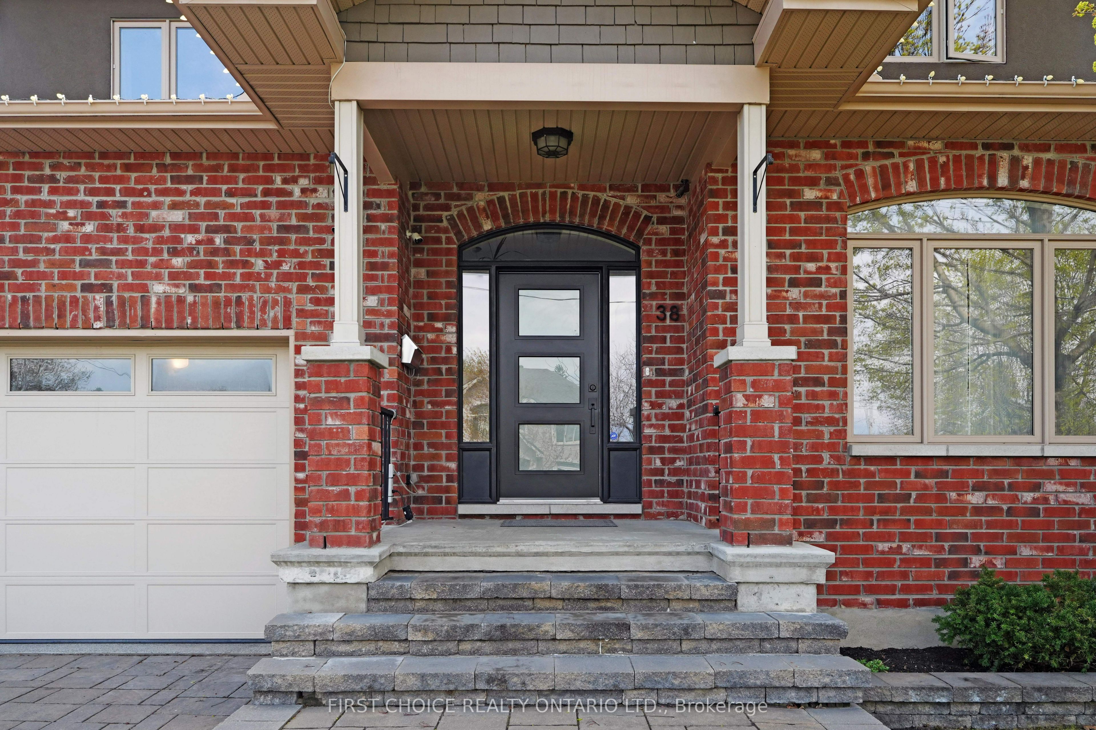 38 Withrow Avenue, Meadowlands - Crestview and Area, ON K2G 2H8 photo 2