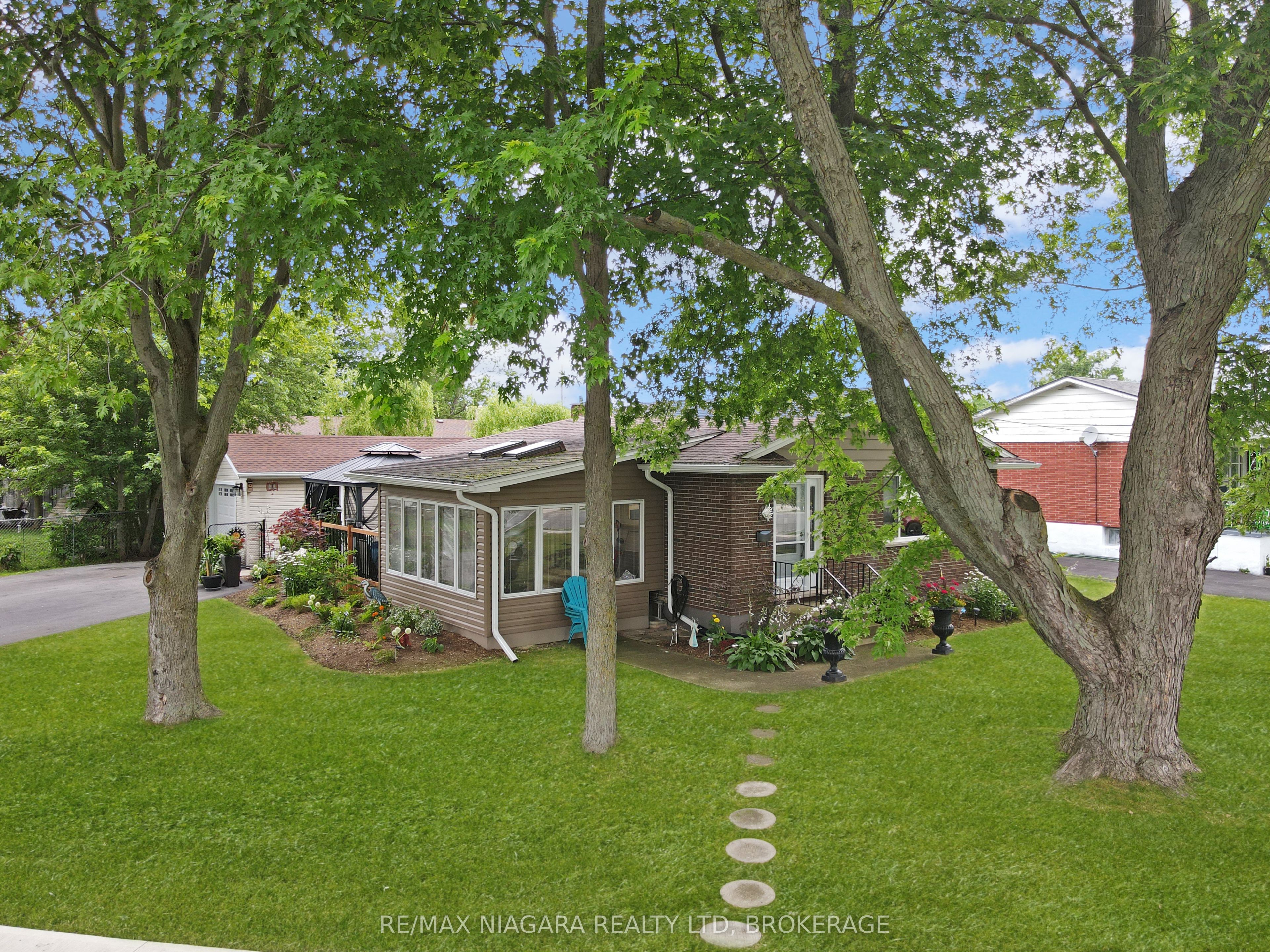 11 King Street, Fort Erie, ON L2A 3Z3 photo 3