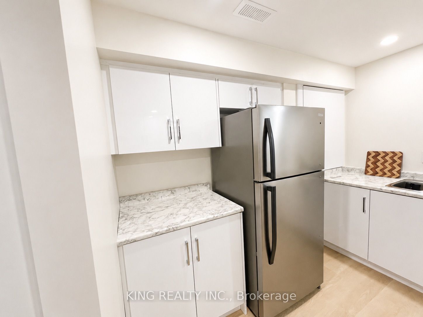 349 Grovehill Crescent Lower, Kitchener, ON N2R 0K8 photo 5