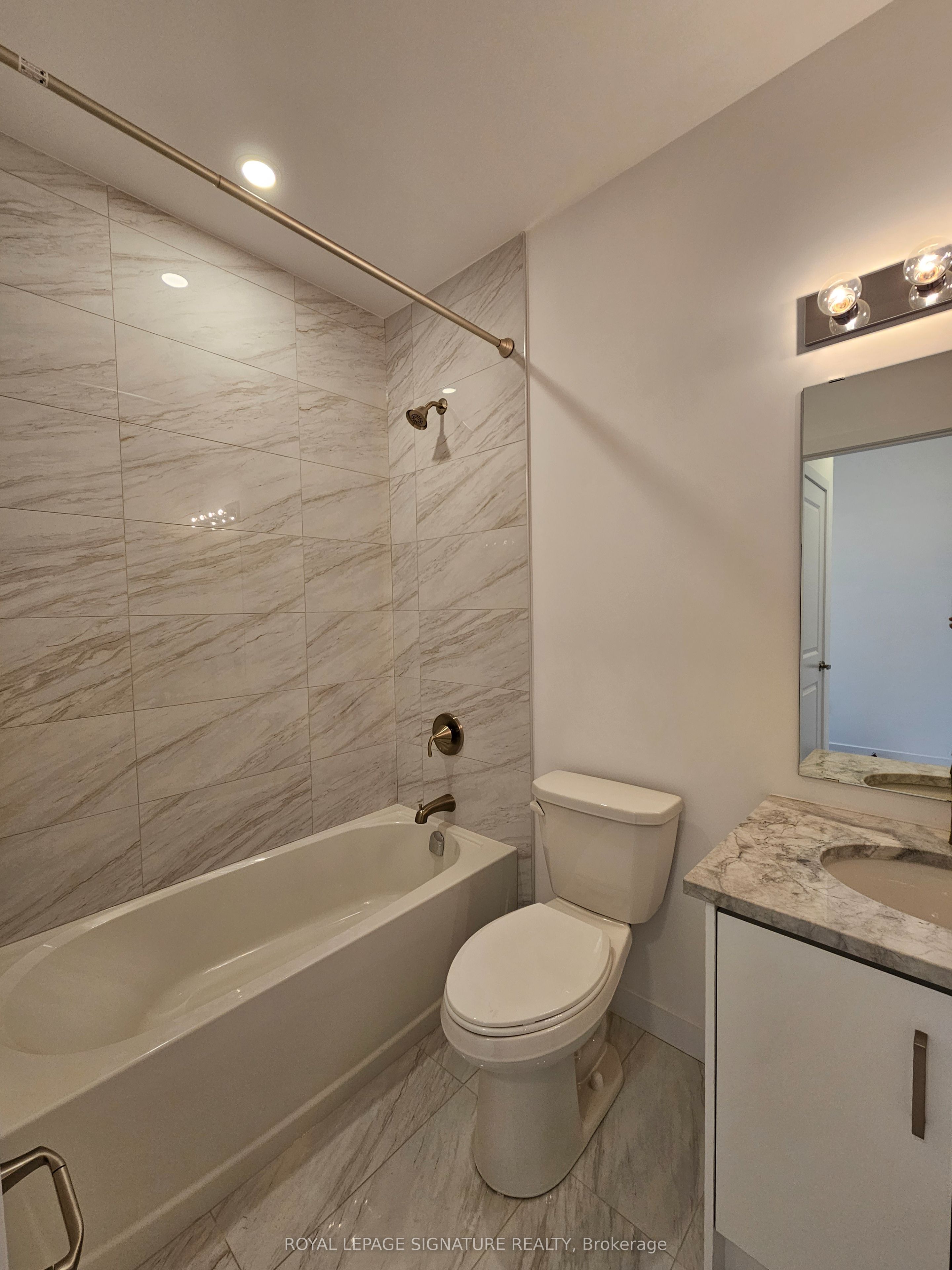 460 Dundas Street E 512, Hamilton, ON L8B 1Z2 photo 2