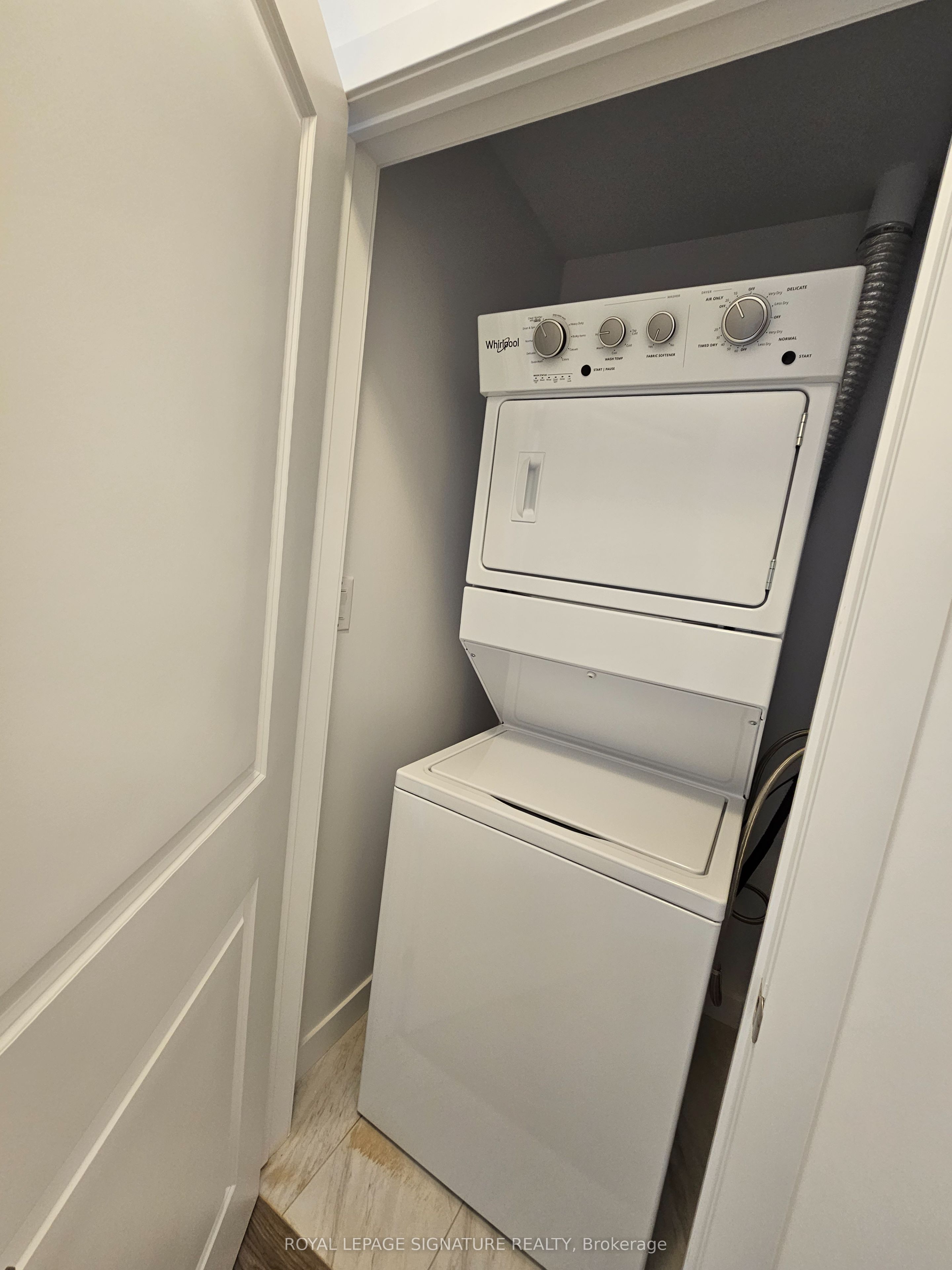 460 Dundas Street E 512, Hamilton, ON L8B 1Z2 photo 3