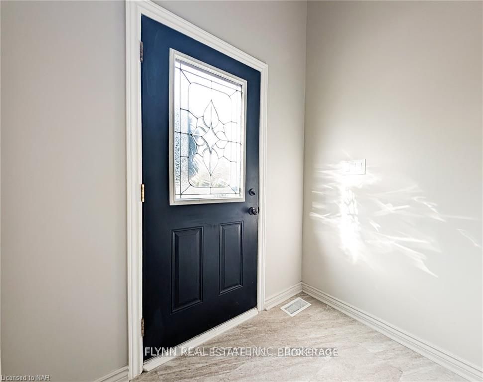 164 WINDSOR Street, Welland, ON L3C 6T6 photo 2