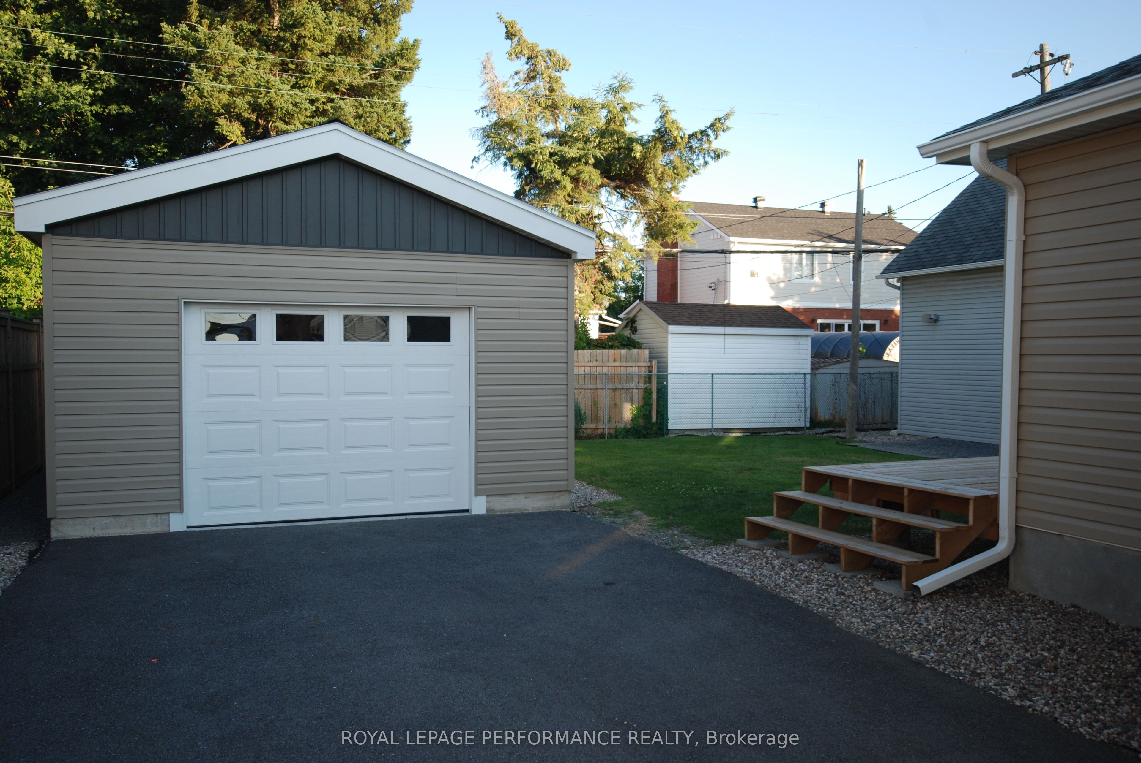 1482 Laperriere Avenue, Carlington - Central Park, ON K1Z 7S9 photo 4