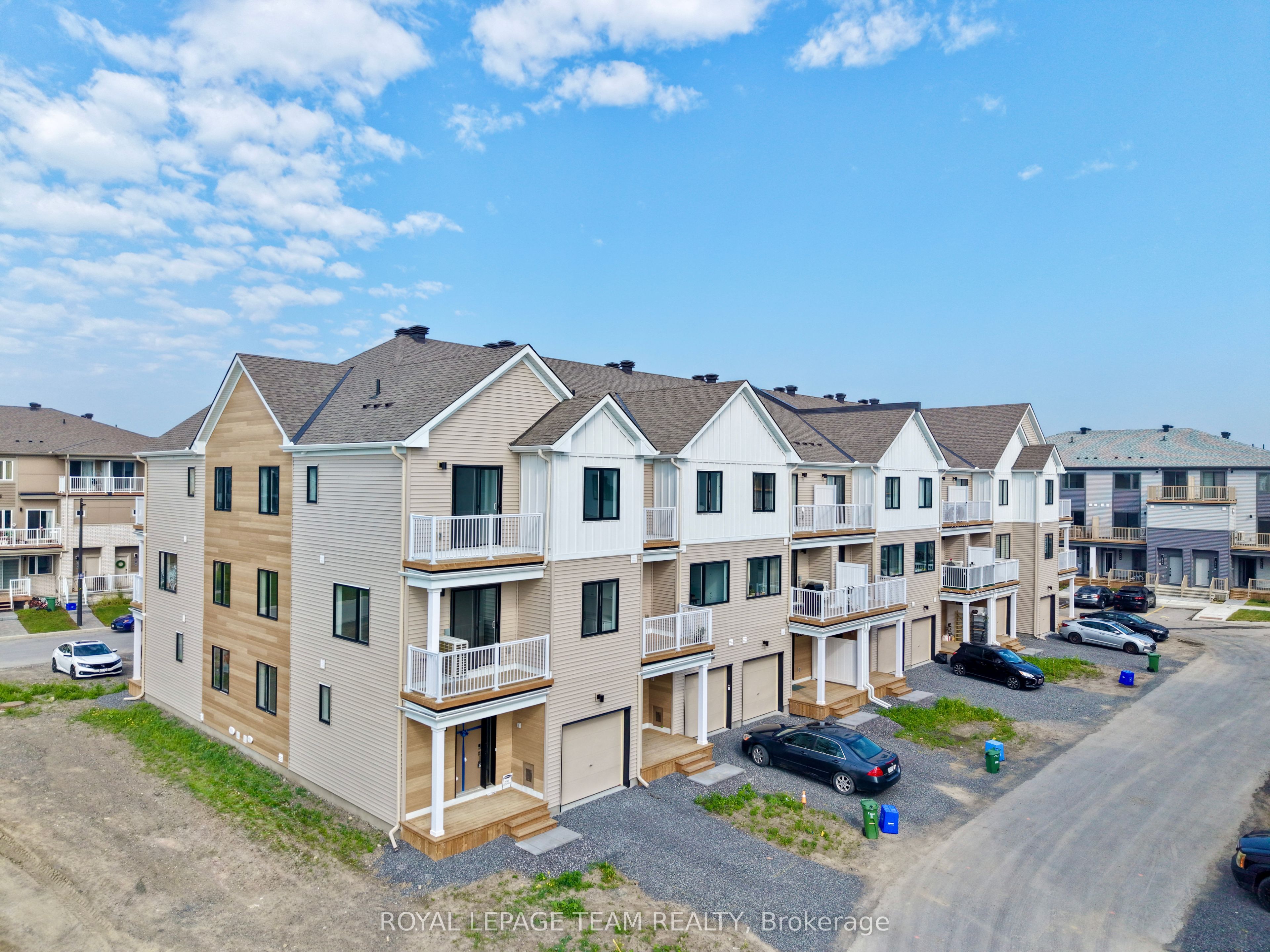 512 Celestine Private, Barrhaven, ON K2J 7P4 photo 2