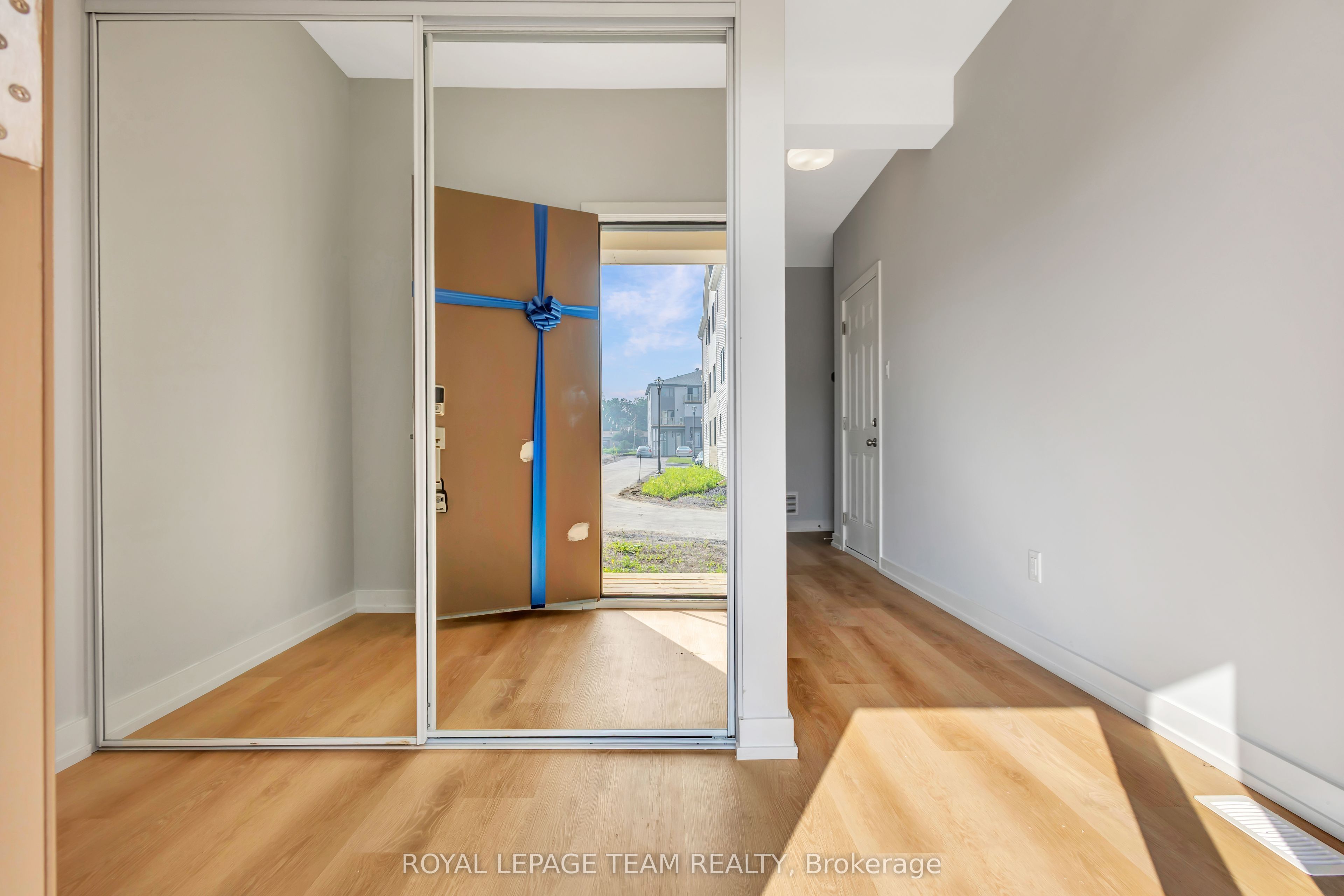512 Celestine Private, Barrhaven, ON K2J 7P4 photo 4