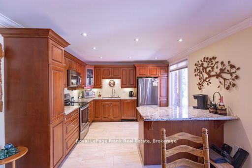 200 East Street 607, Kawartha Lakes, ON K0M 1A0 photo 3