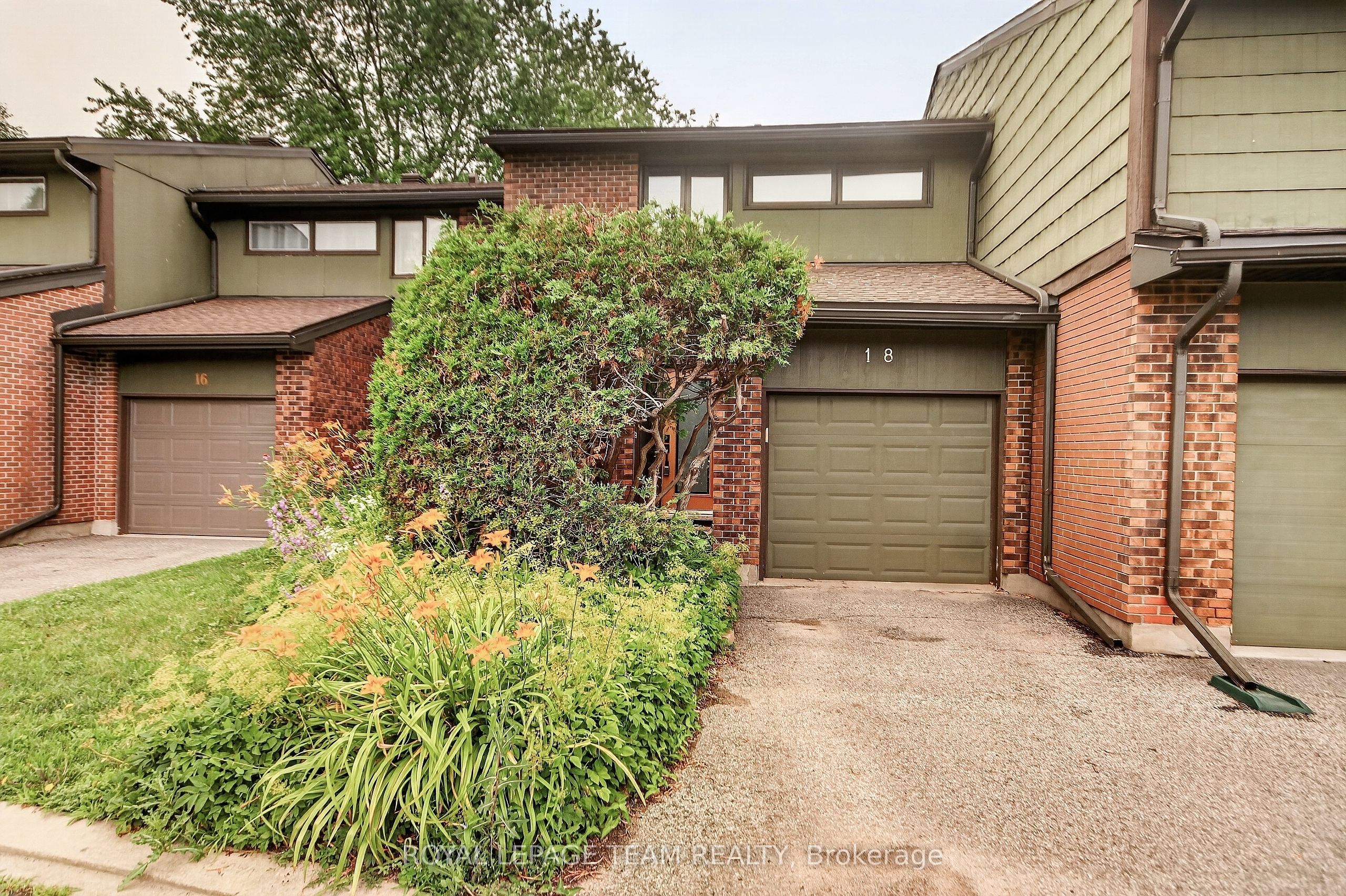18 Chisholm Court 9, Kanata, ON K2K 1E2 photo 4