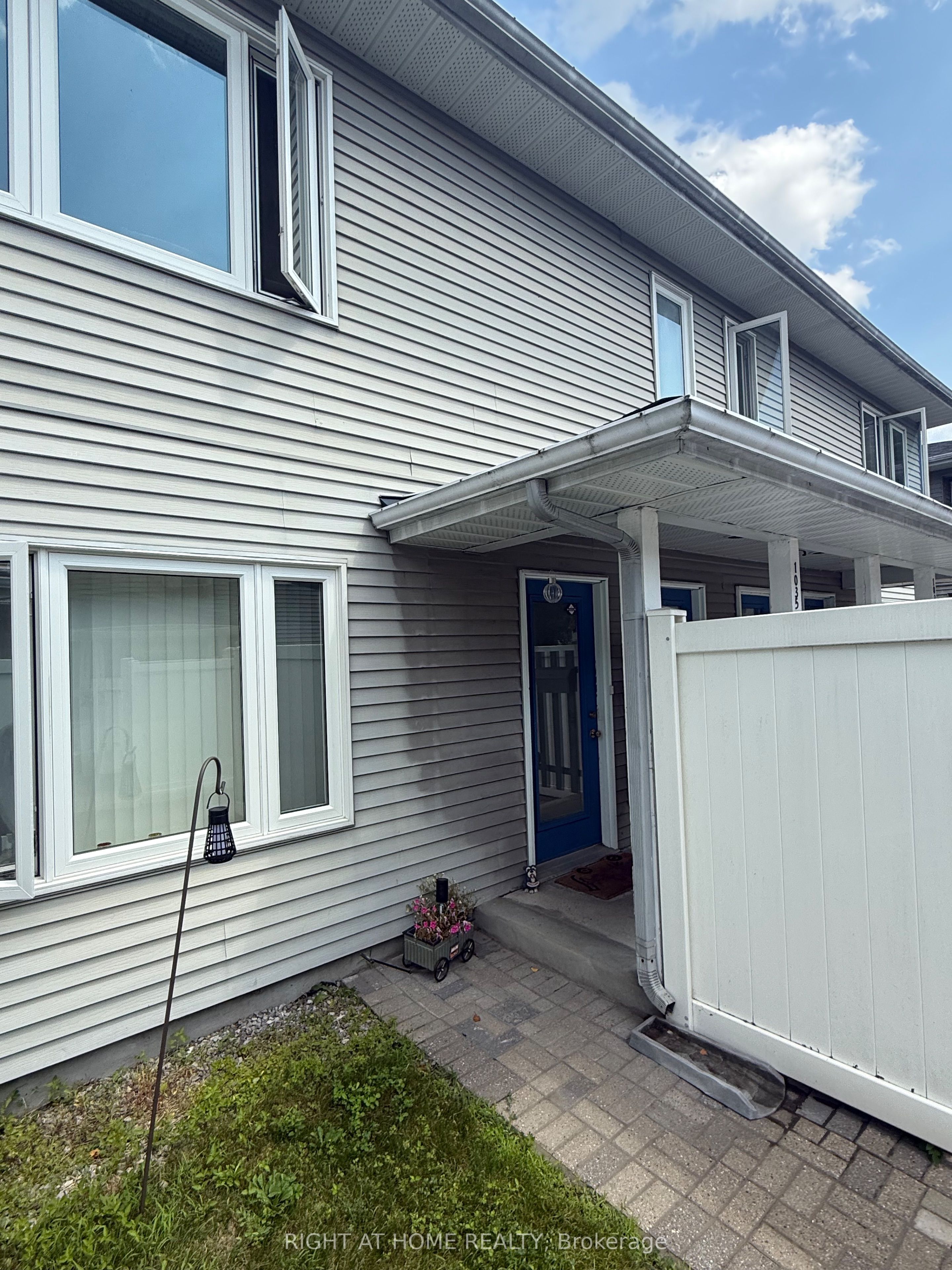 1035 Cummings Avenue E, Cyrville - Carson Grove - Pineview, ON K1J 9K5 photo 5