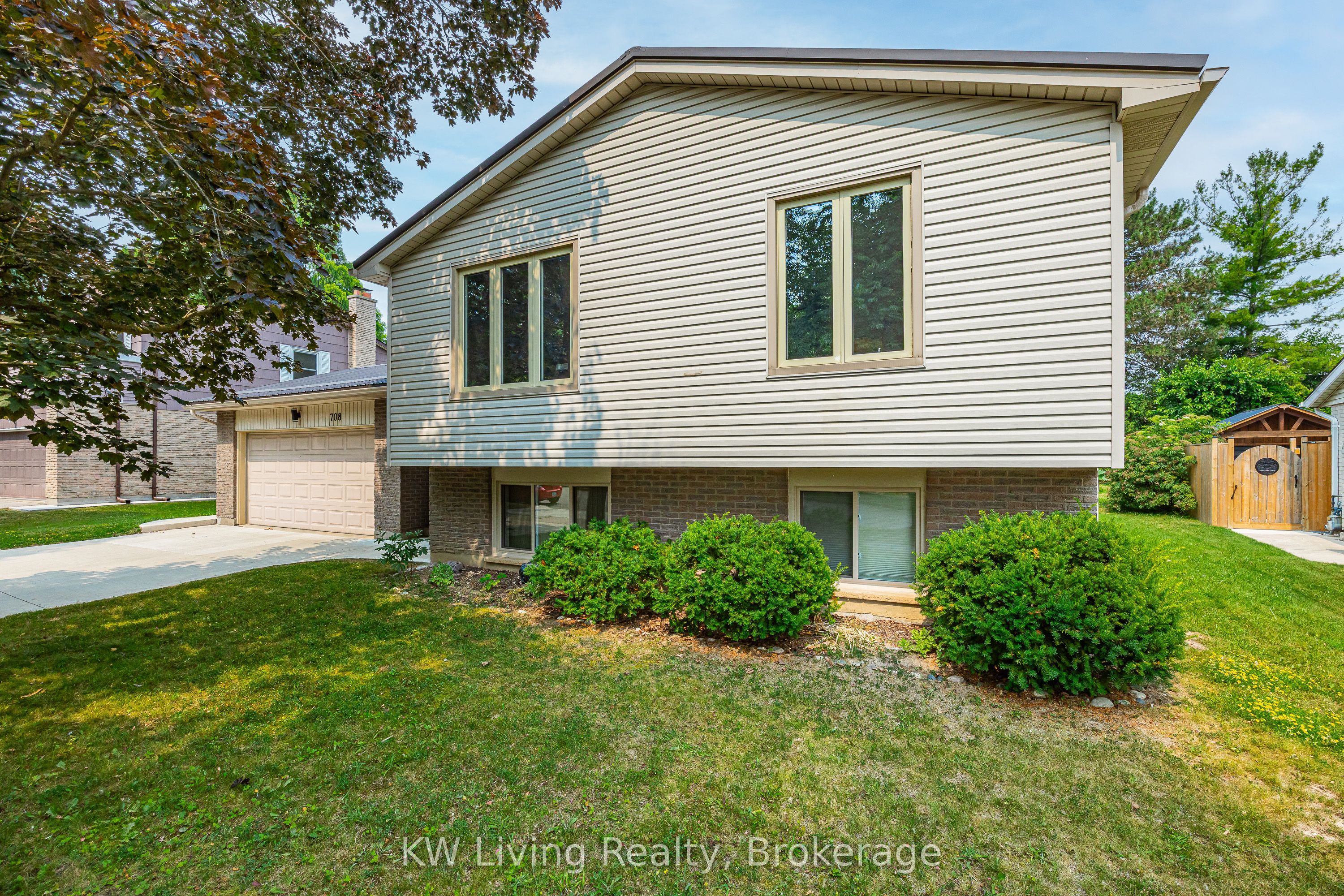 708 VILLAGE GREEN Avenue, London South, ON N6K 1H2 photo 3