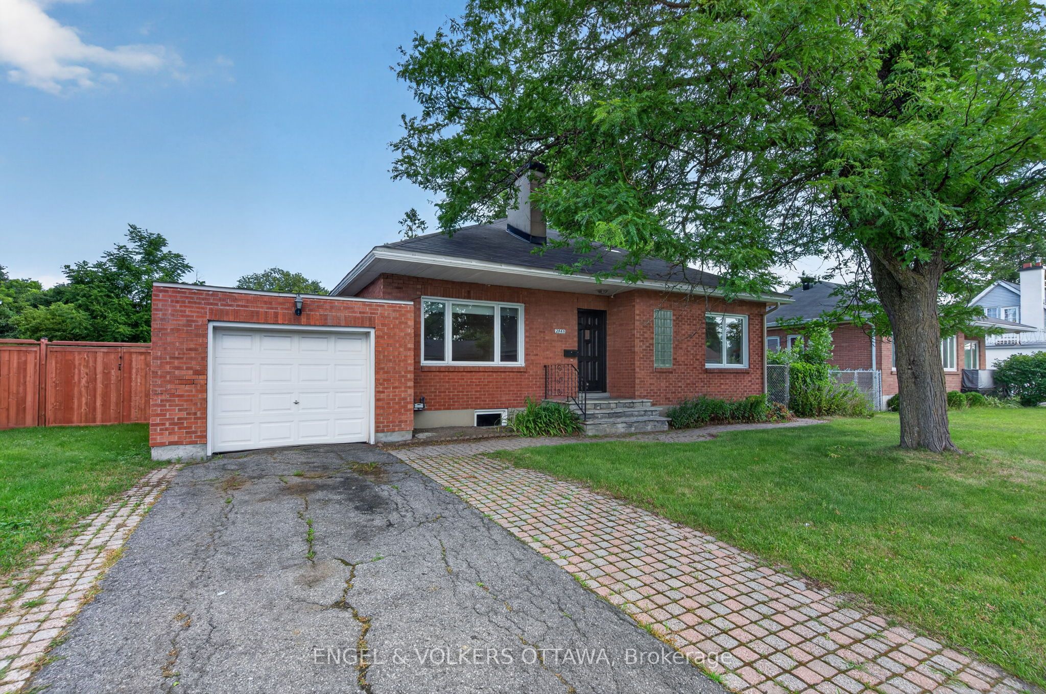 2445 Alta Vista Drive, Alta Vista and Area, ON K1H 7M9 photo 2