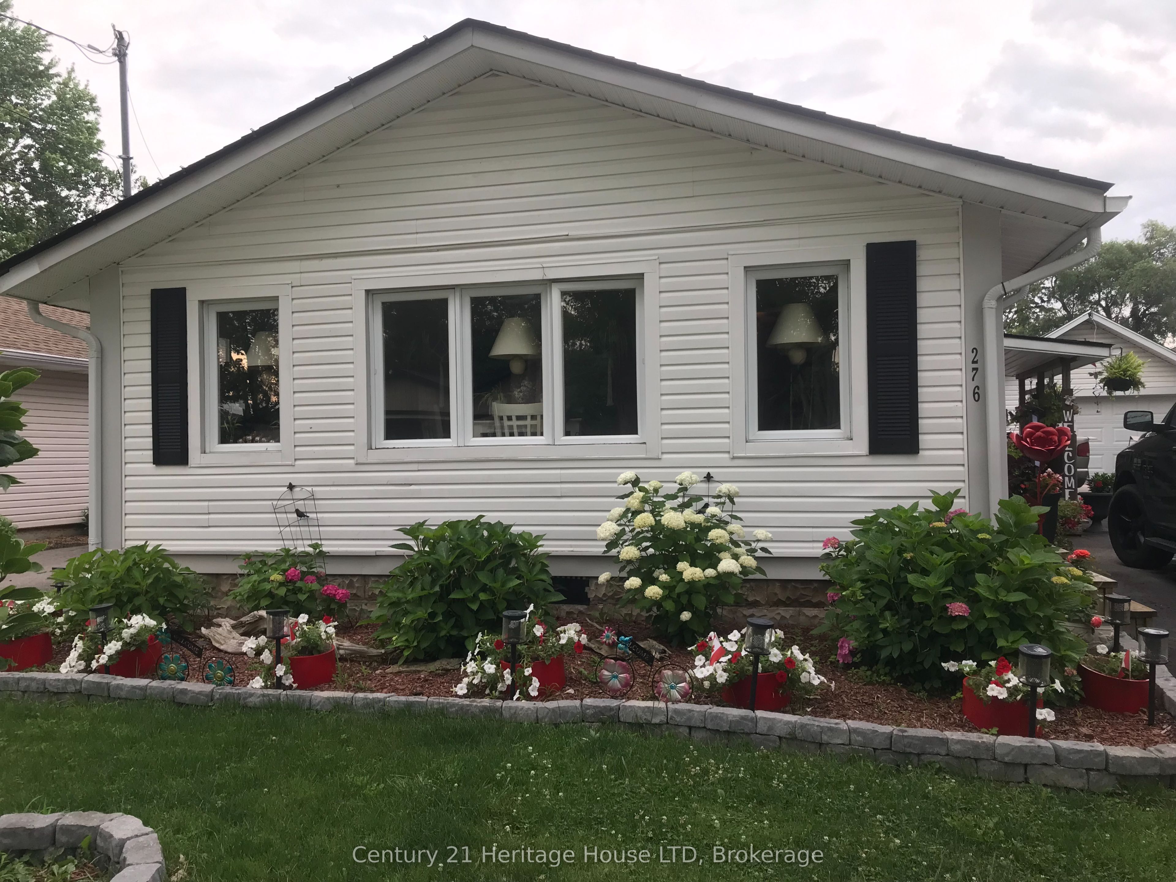 276 Oxford Avenue, Fort Erie, ON L0S 1B0 photo 2