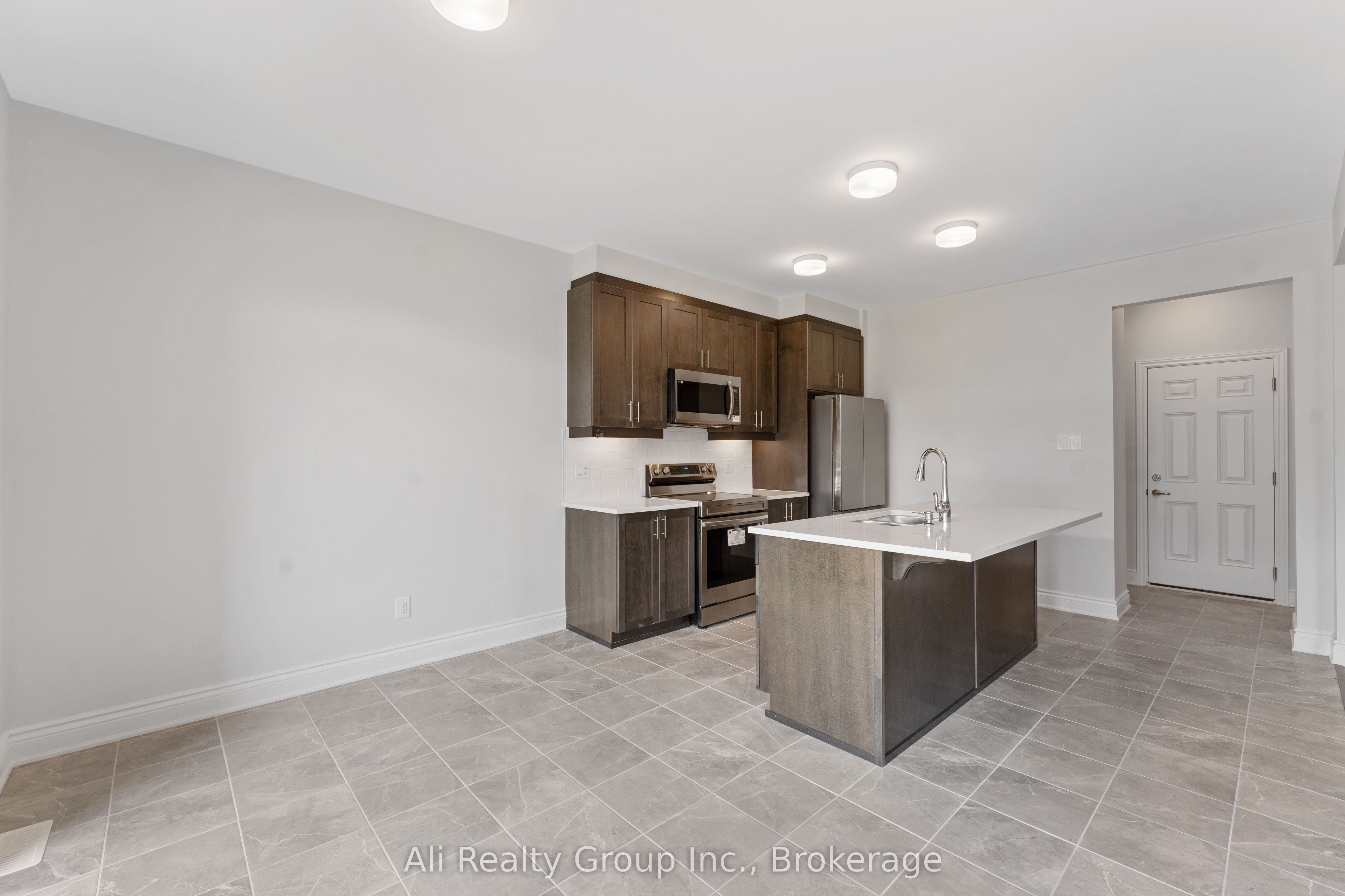110 YEARLING Circle, Stittsville - Munster - Richmond, ON K0A 2Z0 photo 4
