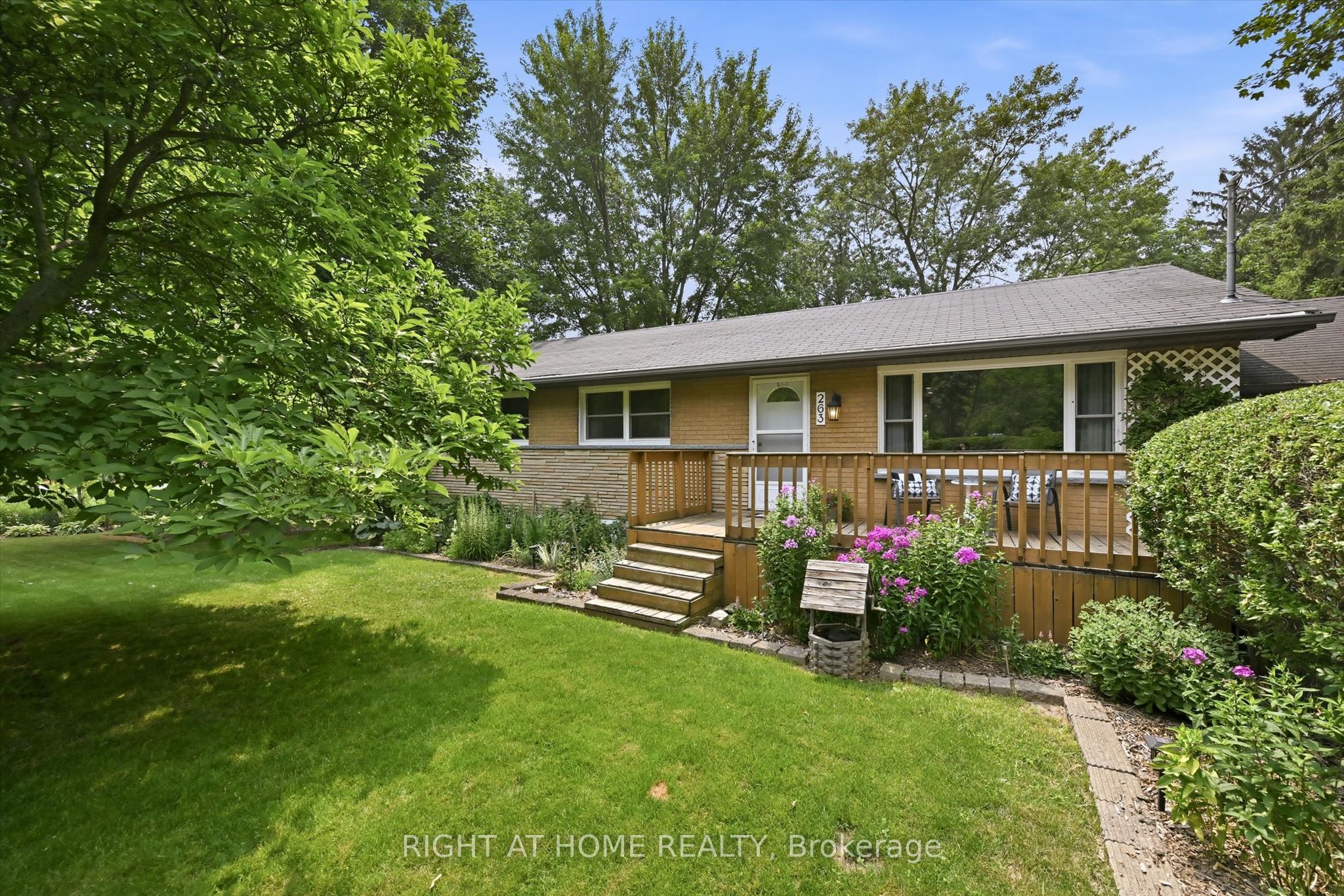263 Weir's Lane, Hamilton, ON L9H 5E1 photo 2