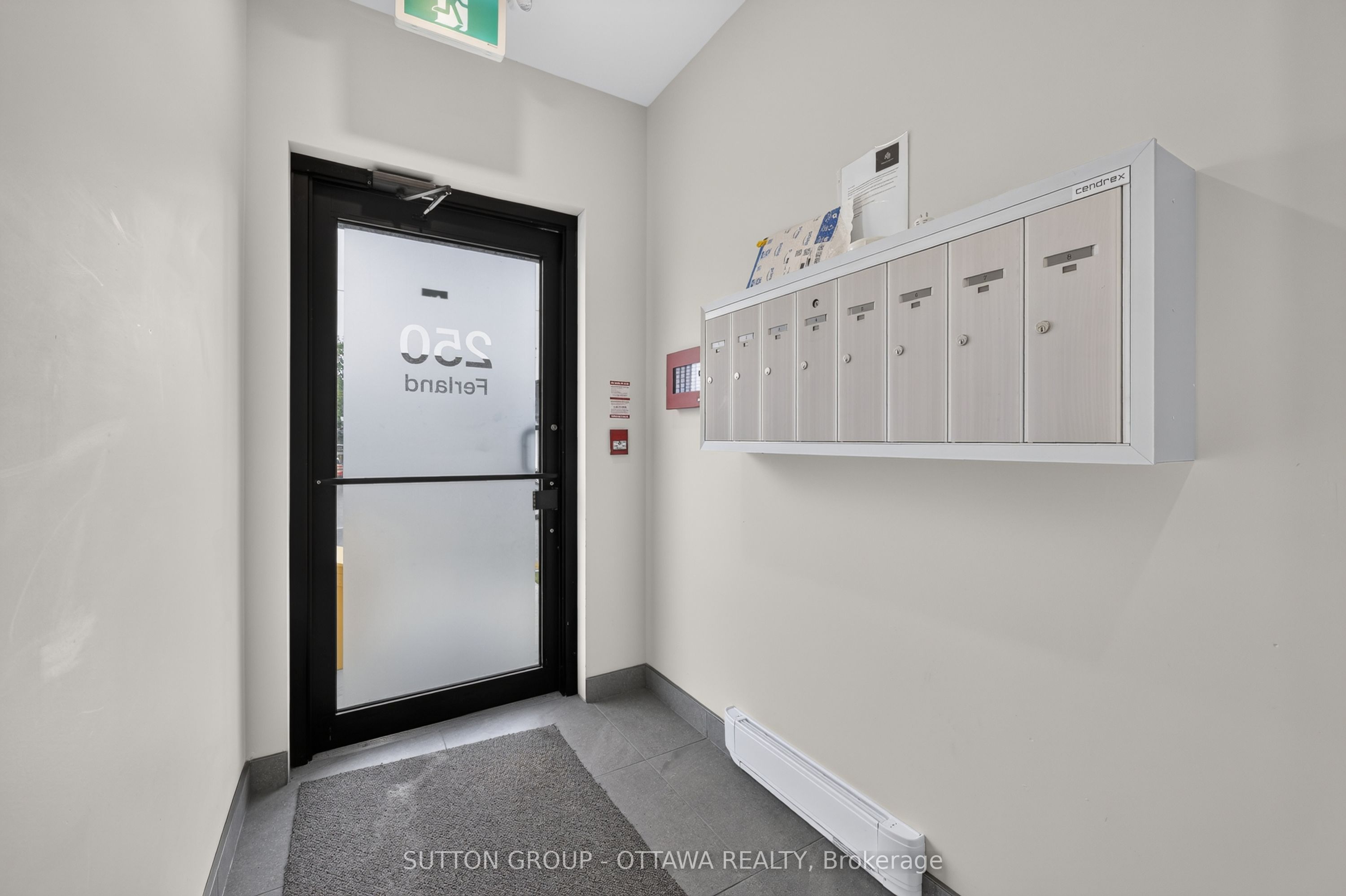 250 Ferland Street 5, Vanier and Kingsview Park, ON K1L 7T6 photo 4