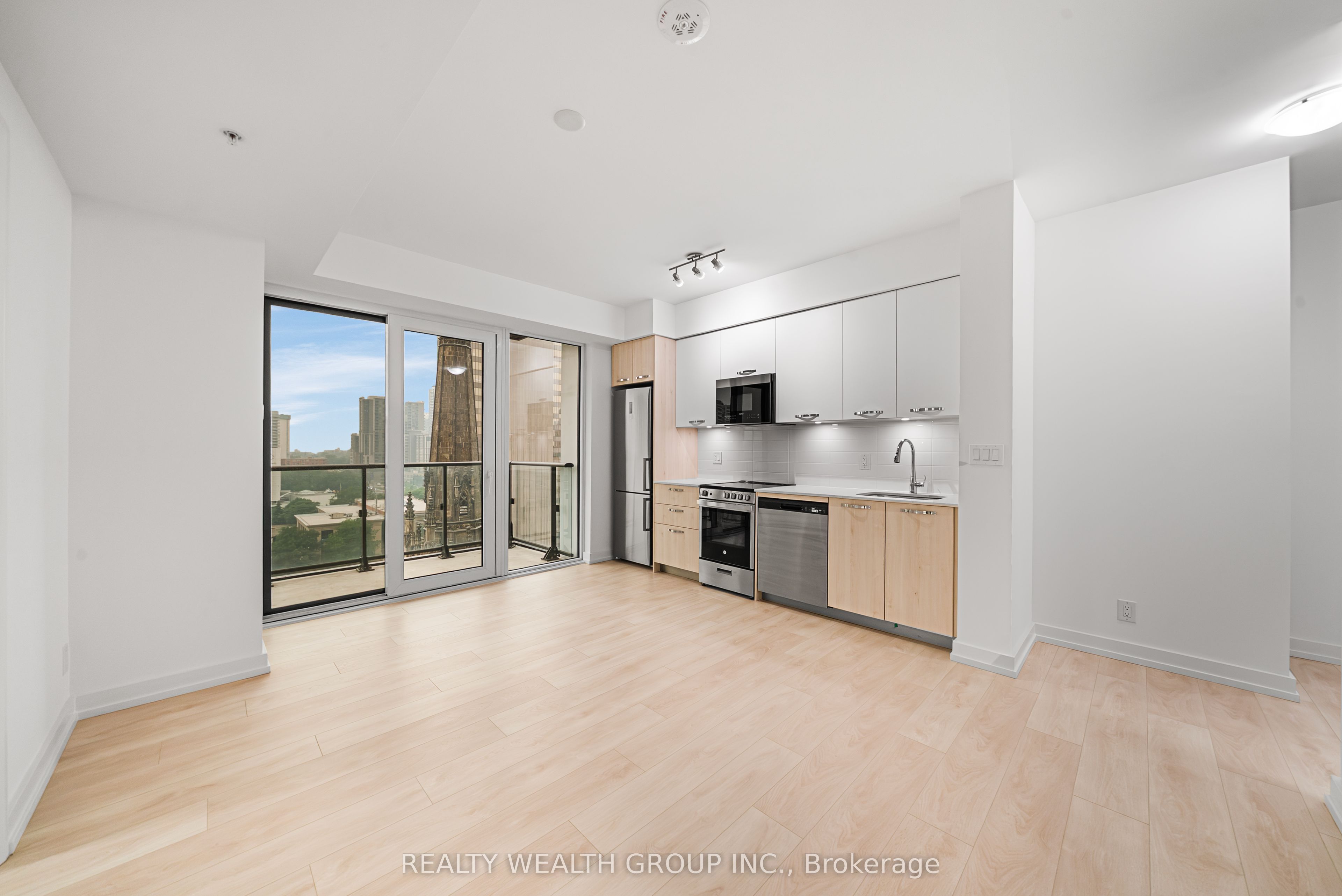 75 James Street S 1224, Hamilton, ON L8P 4V8 photo 4