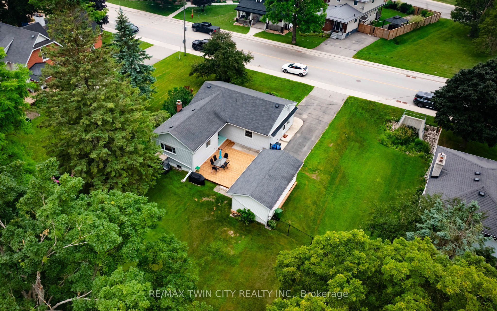 251 Main Street E, Southgate, ON N0C 1B0 photo 3