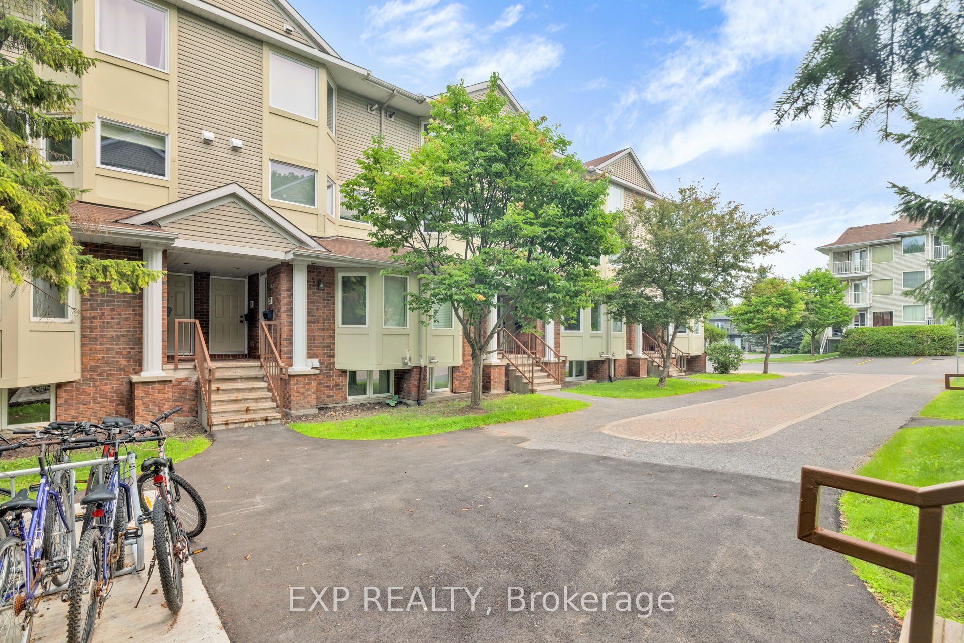 1400 WILDBERRY Court 30, Orleans - Convent Glen and Area, ON K1C 7K6 photo 2
