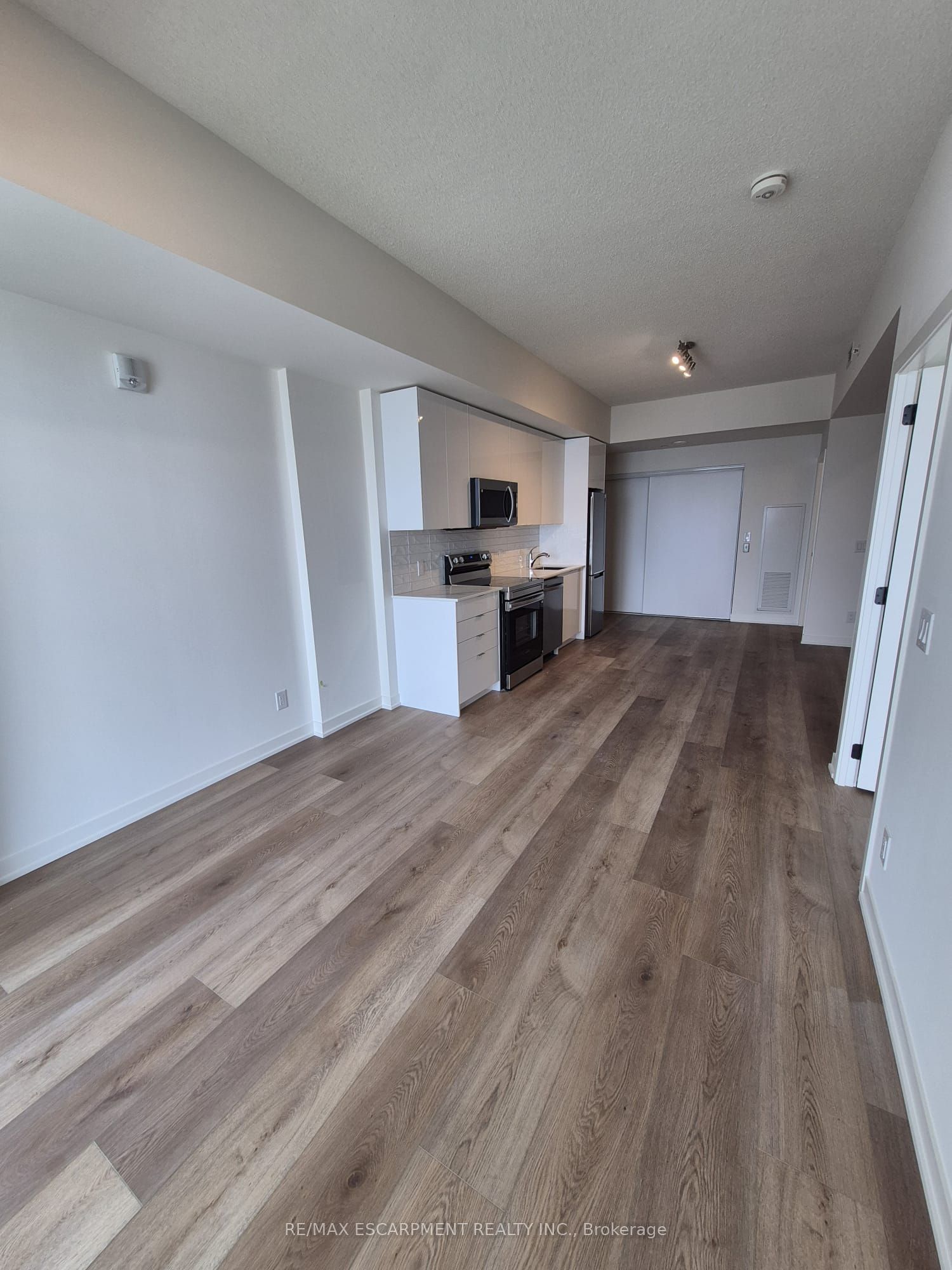 33 Erie Avenue 1603, Brantford, ON N3S 0K7 photo 4