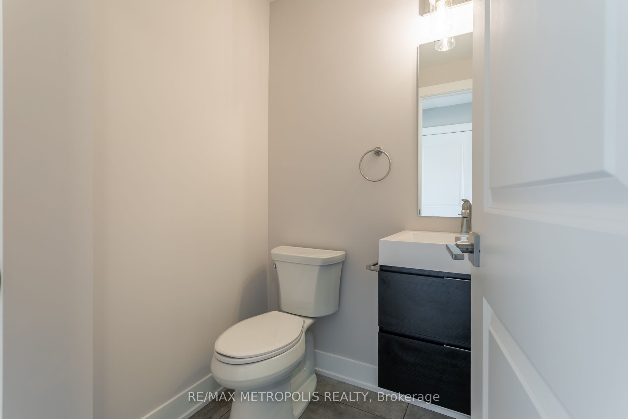 297 Whiting Street 8, Ingersoll, ON N5C 3W5 photo 5