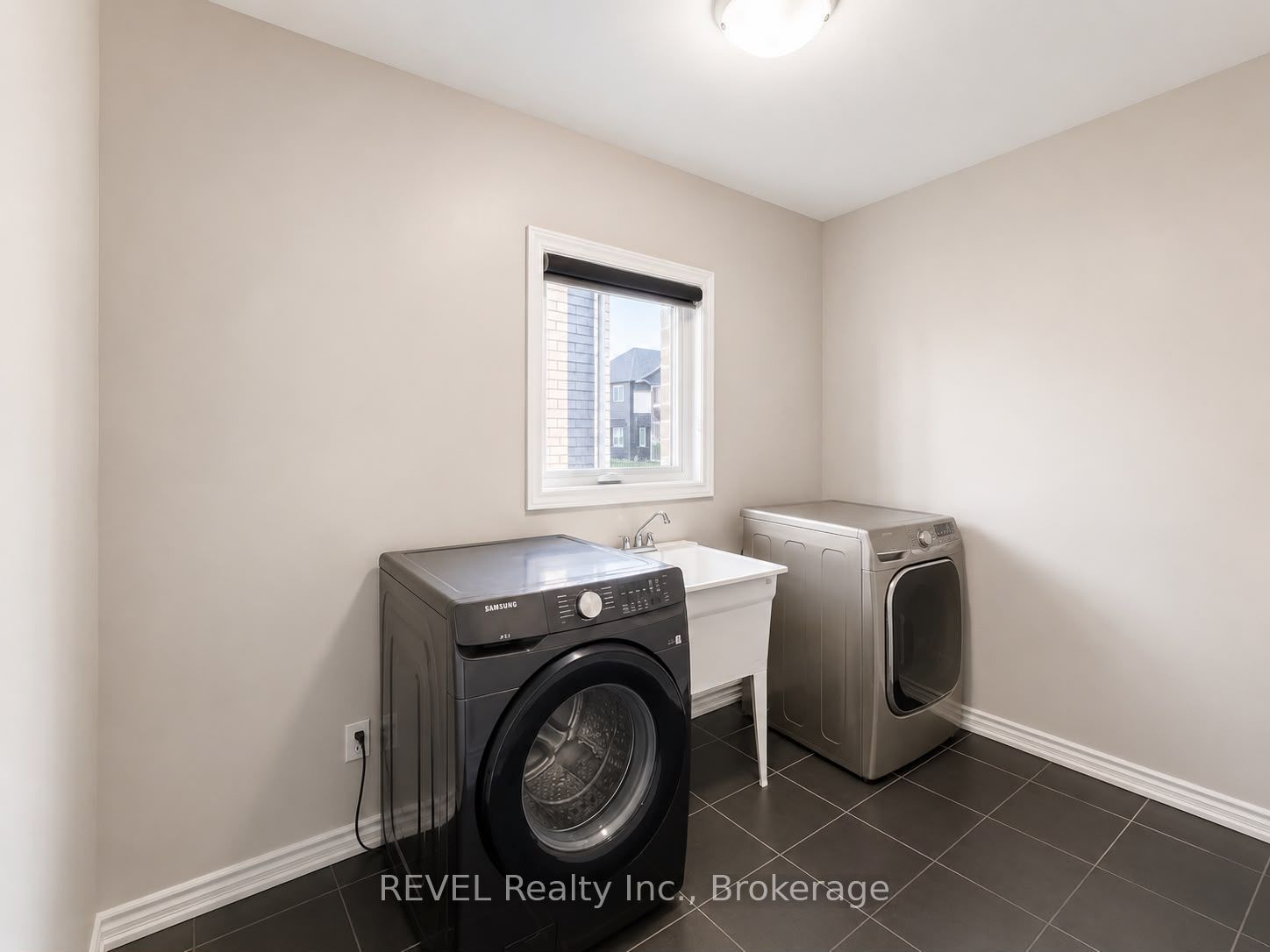 4 Mclaughlin Street, Welland, ON L3B 0J8 photo 4