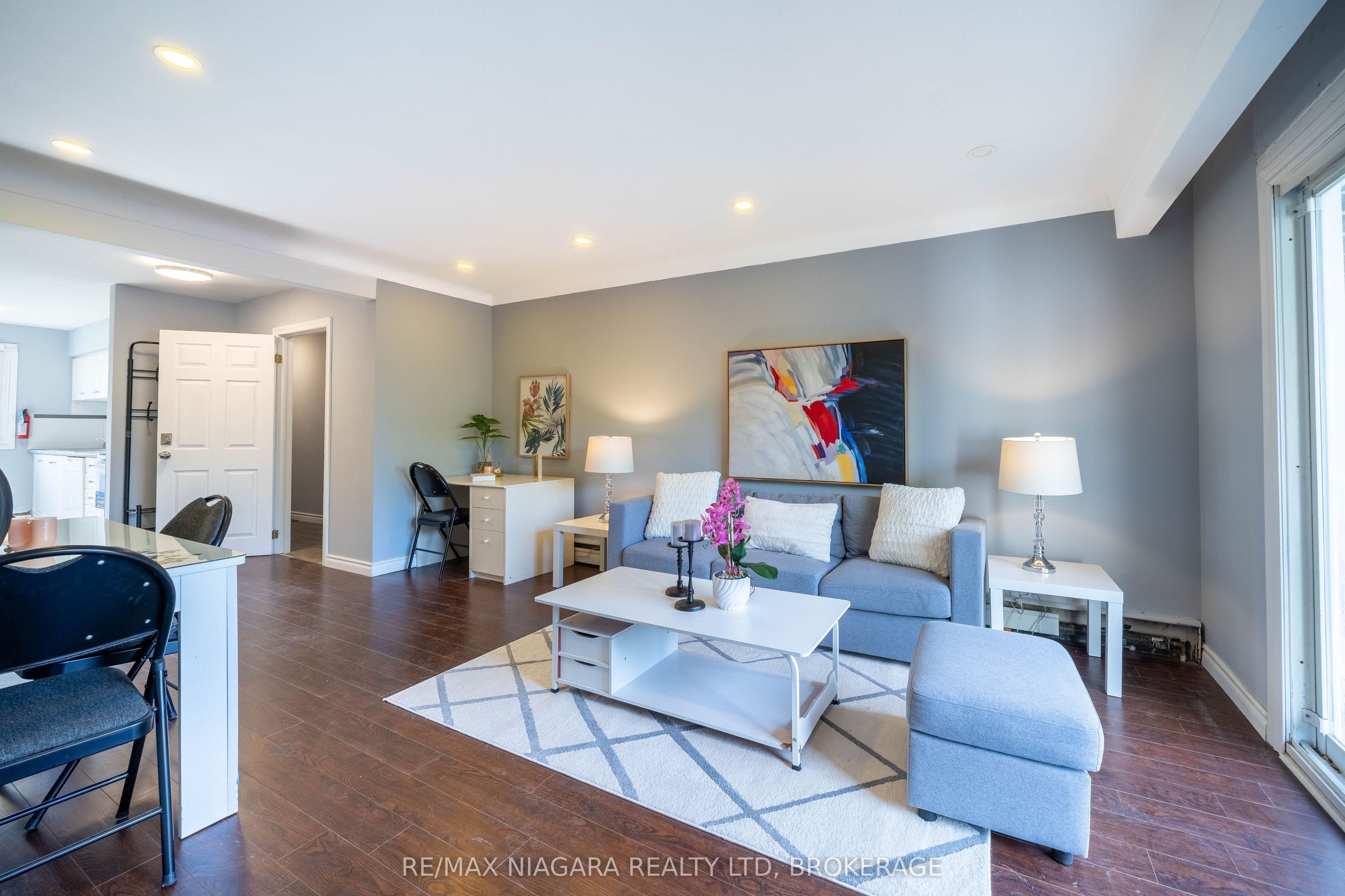 293-295 Glenridge Avenue, St. Catharines, ON L2T 3K5 photo 4