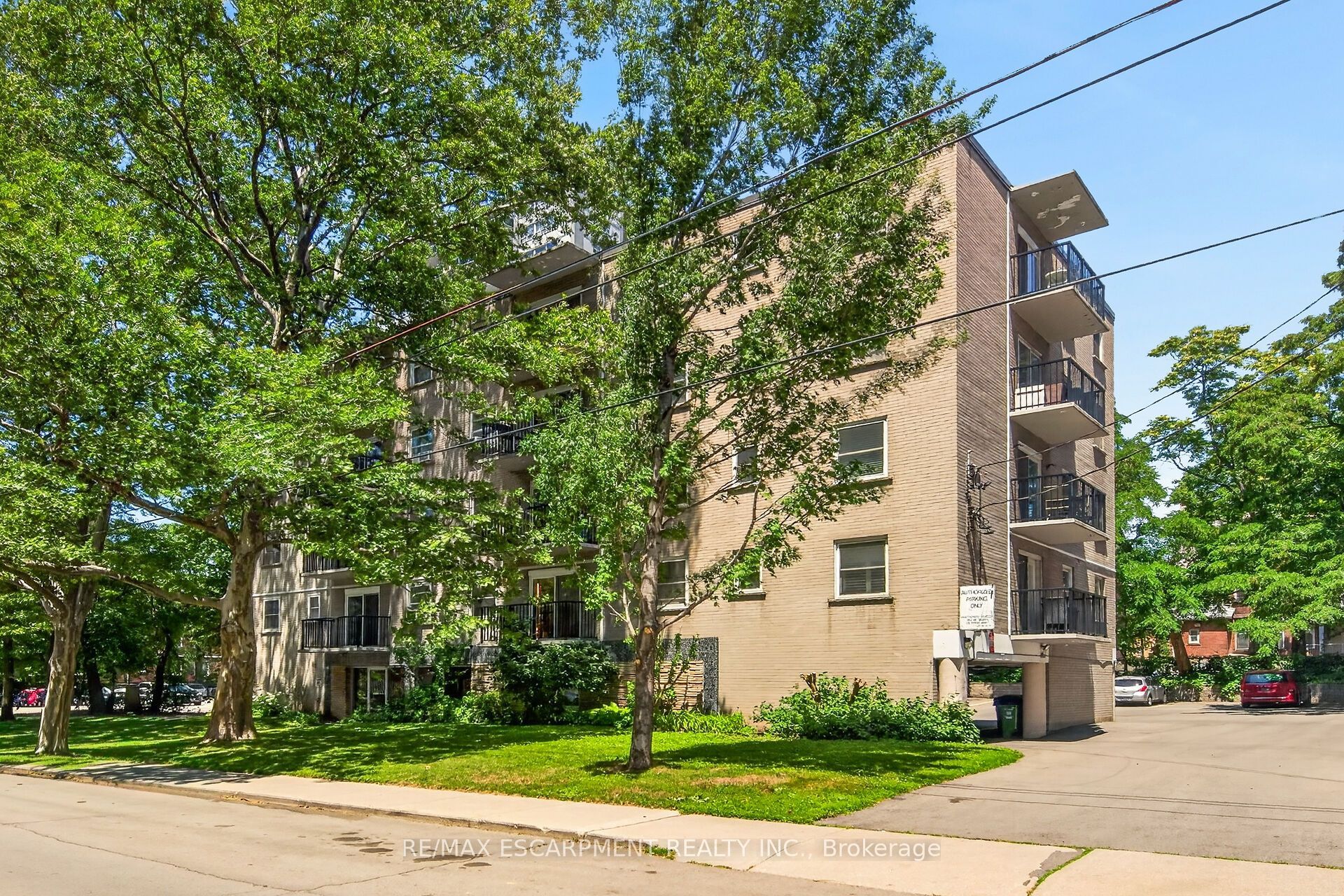 40 Robinson Street 209, Hamilton, ON L8P 1Y9