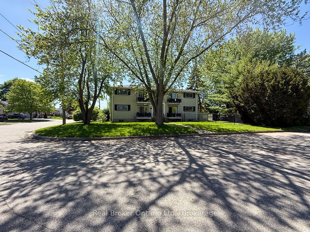 36 Graham Avenue 4, Brantford, ON N3T 1C4