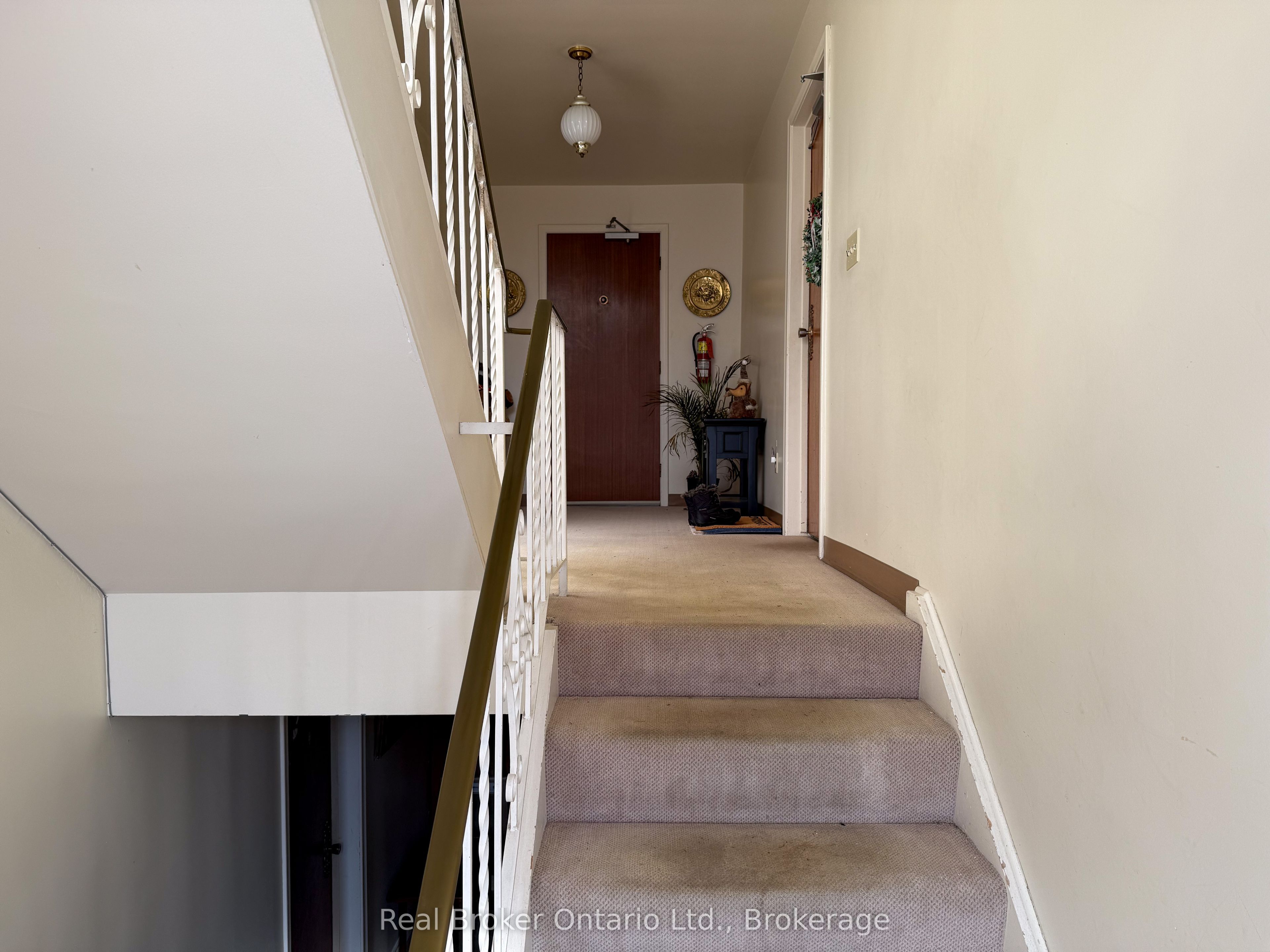 36 Graham Avenue 4, Brantford, ON N3T 1C4 photo 5