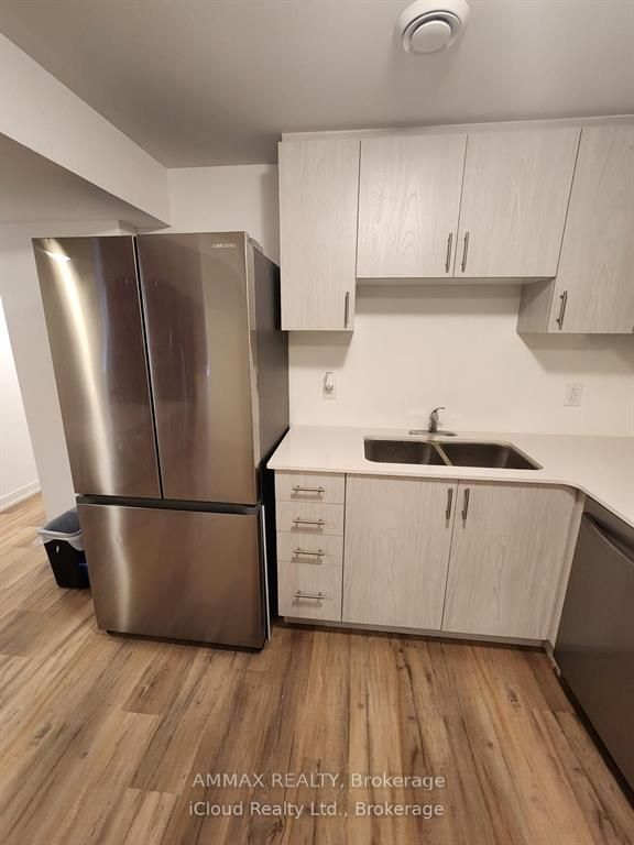 2 Marina Place, Welland, ON L3B 0N7 photo 2