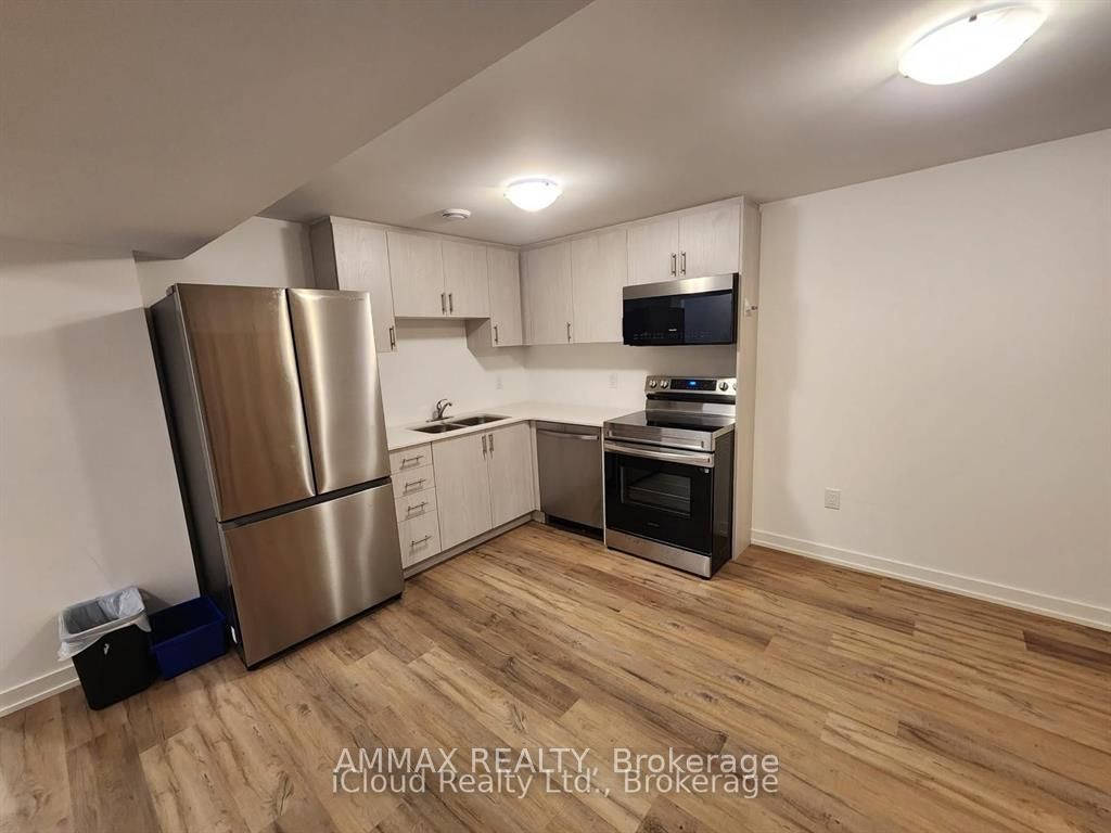 2 Marina Place, Welland, ON L3B 0N7 photo 3