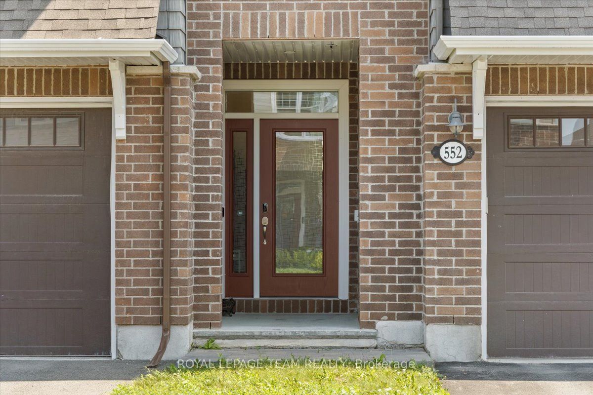 552 Jackdaw Avenue, Barrhaven, ON K2J 6N1 photo 2