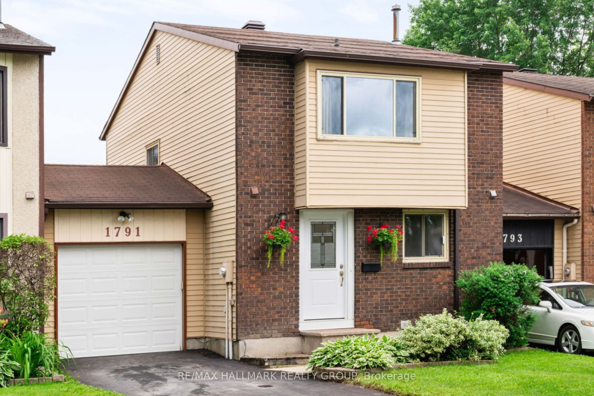1791 Lamoureux Drive, Orleans - Cumberland and Area, ON K1E 2H3 photo 2