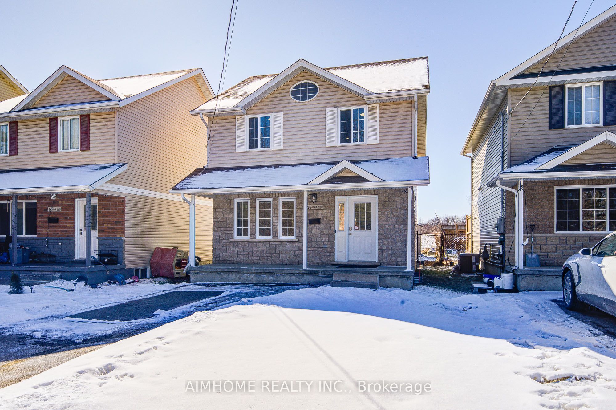 36 Grand River Avenue, Brantford, ON N3T 4W7 photo 3