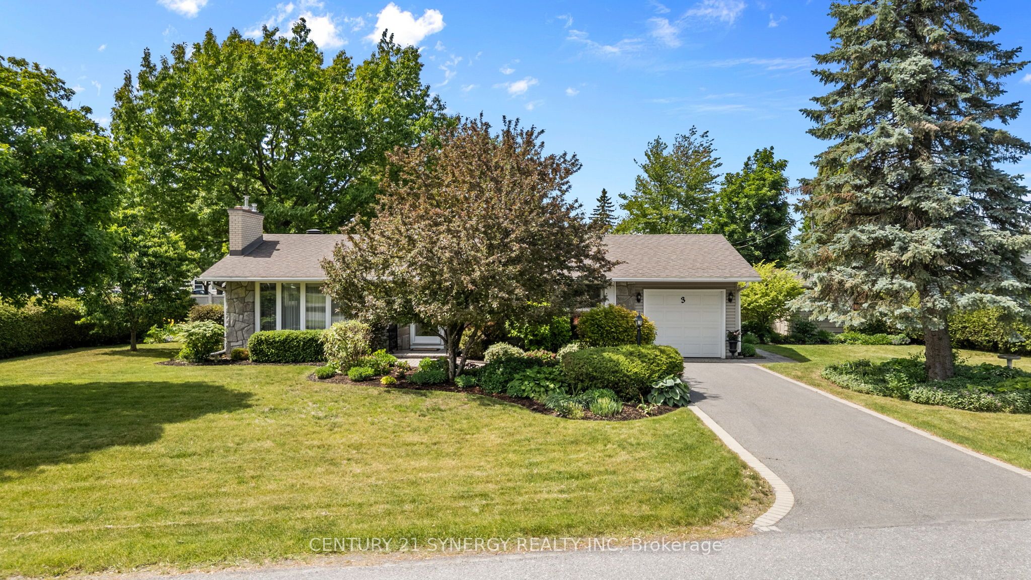 3 Auburn Street, Bells Corners and South to Fallowfield, ON K2H 6L7