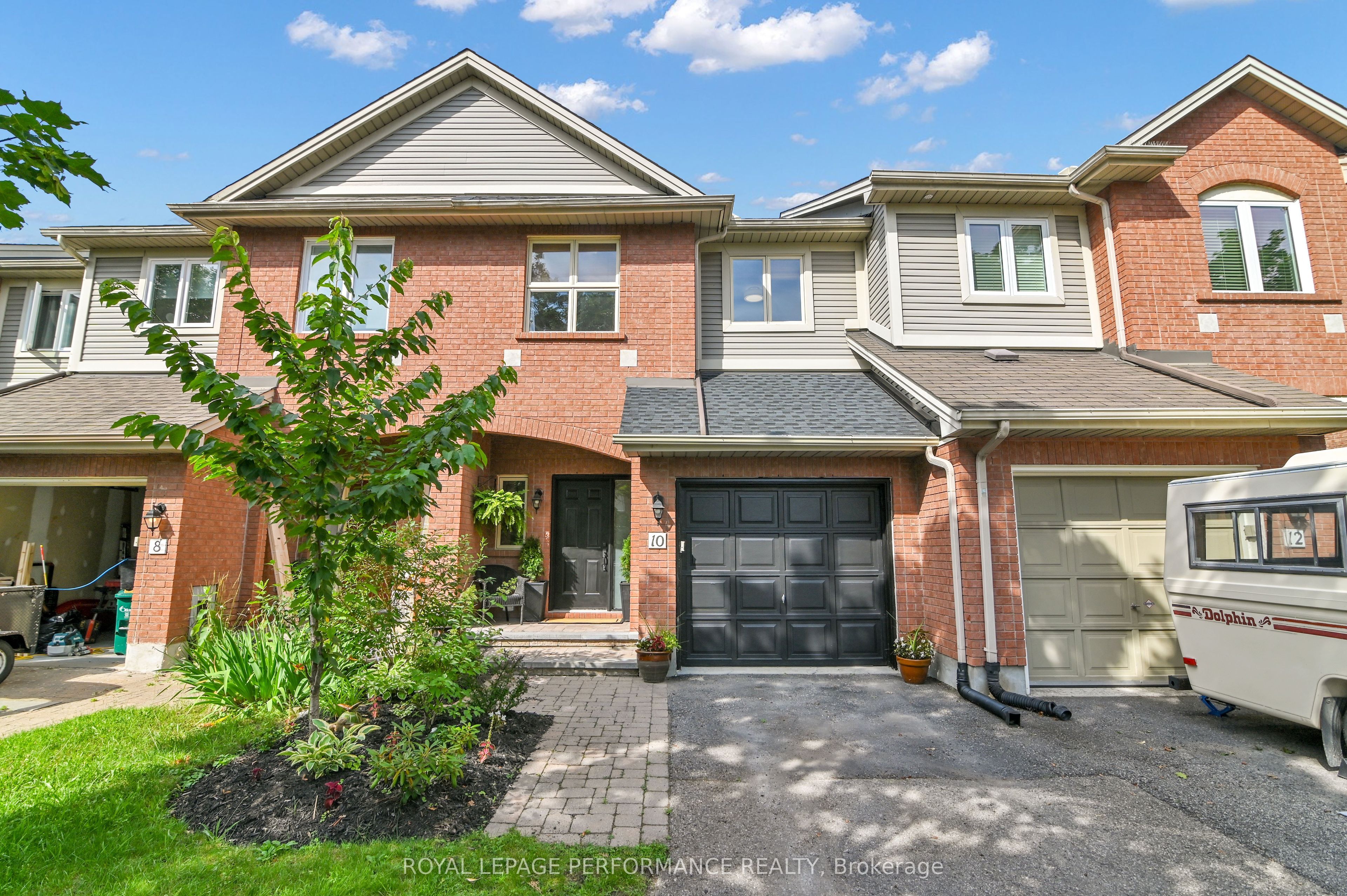 10 Rhapsody Lane, Hunt Club - Windsor Park Village and Area, ON K1V 1B1