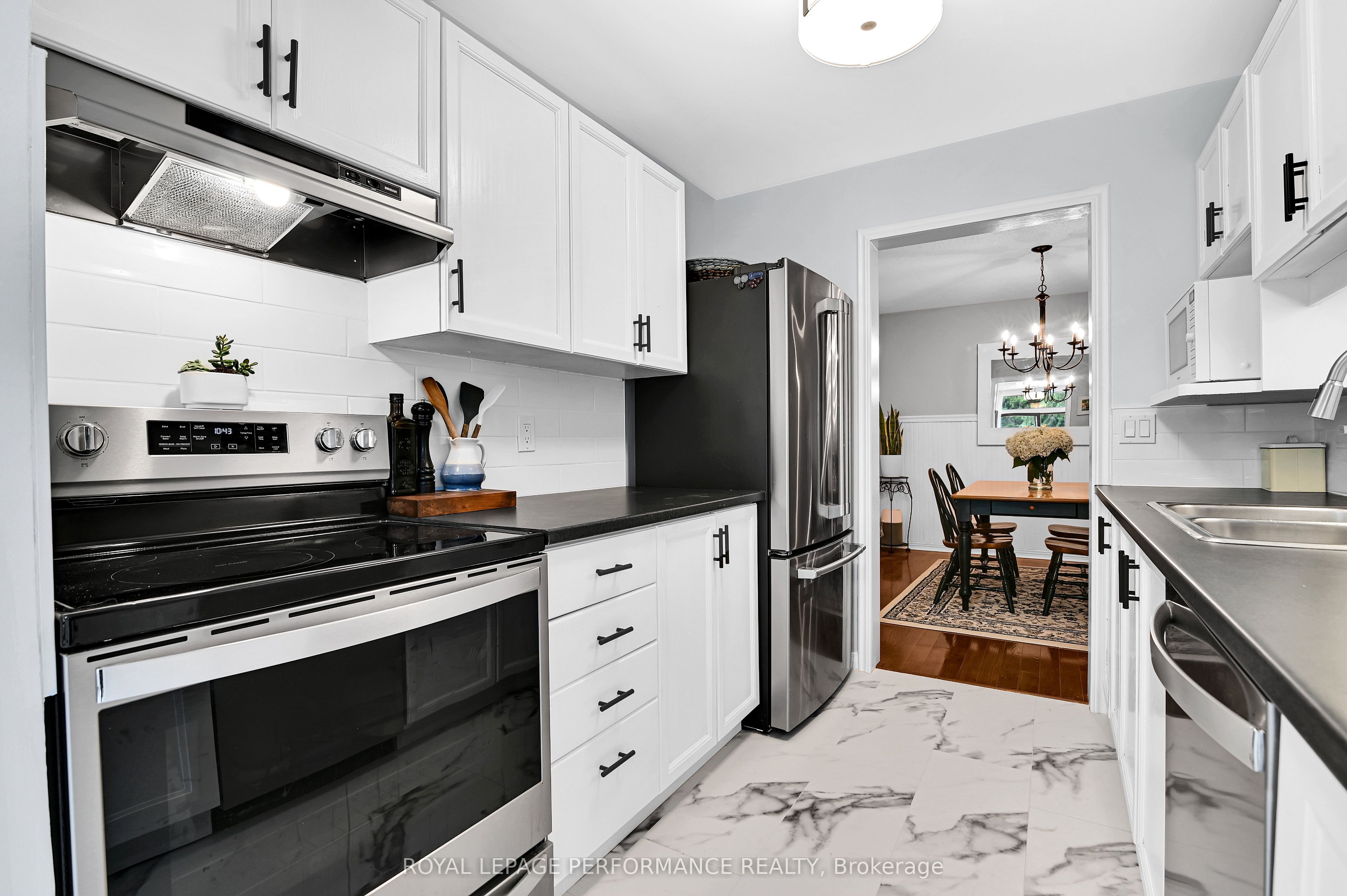 10 Rhapsody Lane, Hunt Club - Windsor Park Village and Area, ON K1V 1B1 photo 5